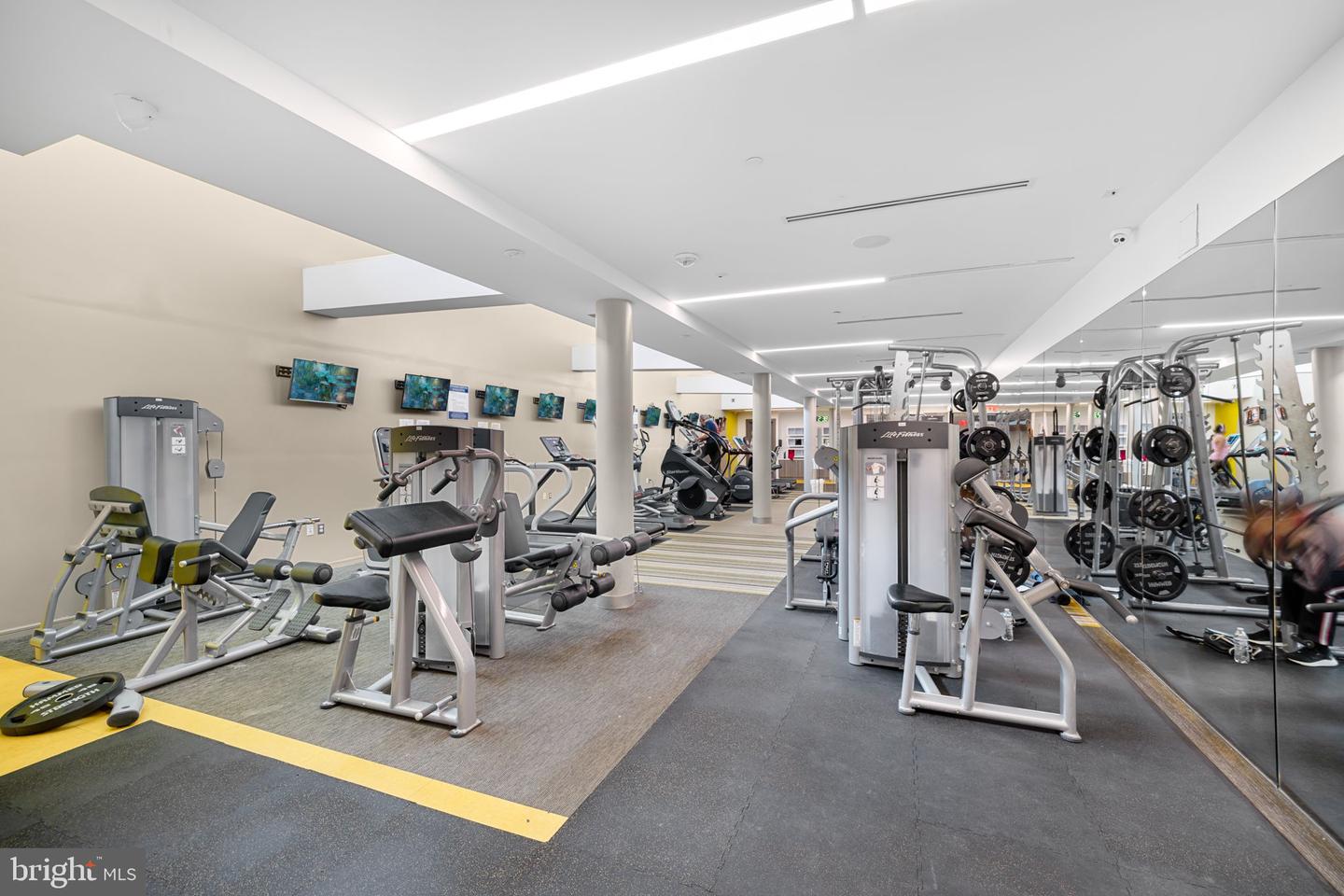 8380 GREENSBORO DR #221, MCLEAN, Virginia 22102, 2 Bedrooms Bedrooms, ,2 BathroomsBathrooms,Residential,For sale,8380 GREENSBORO DR #221,VAFX2285738 MLS # VAFX2285738