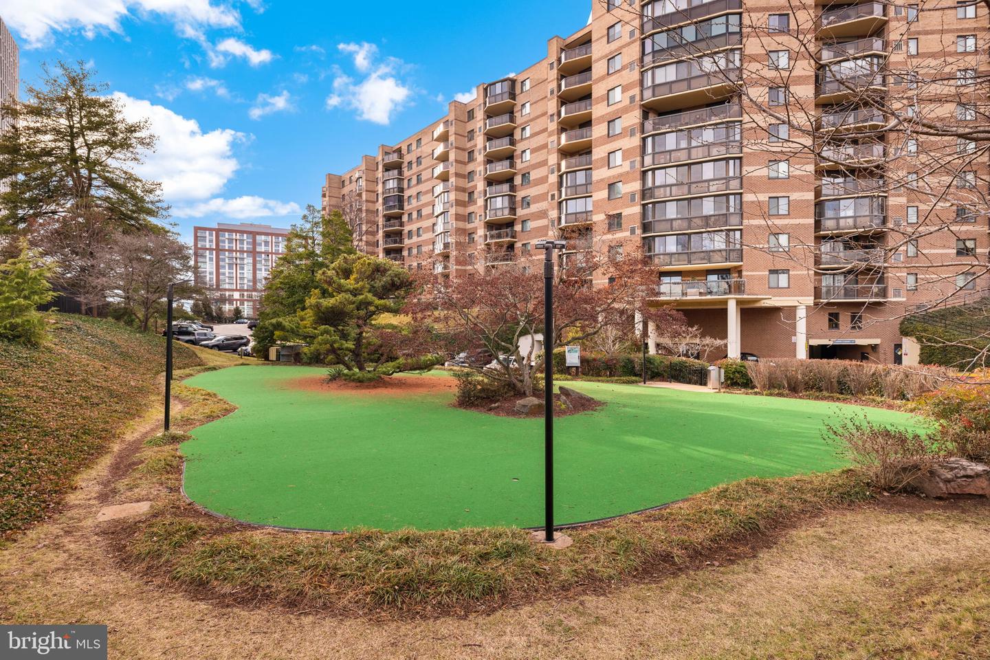 8380 GREENSBORO DR #221, MCLEAN, Virginia 22102, 2 Bedrooms Bedrooms, ,2 BathroomsBathrooms,Residential,For sale,8380 GREENSBORO DR #221,VAFX2285738 MLS # VAFX2285738