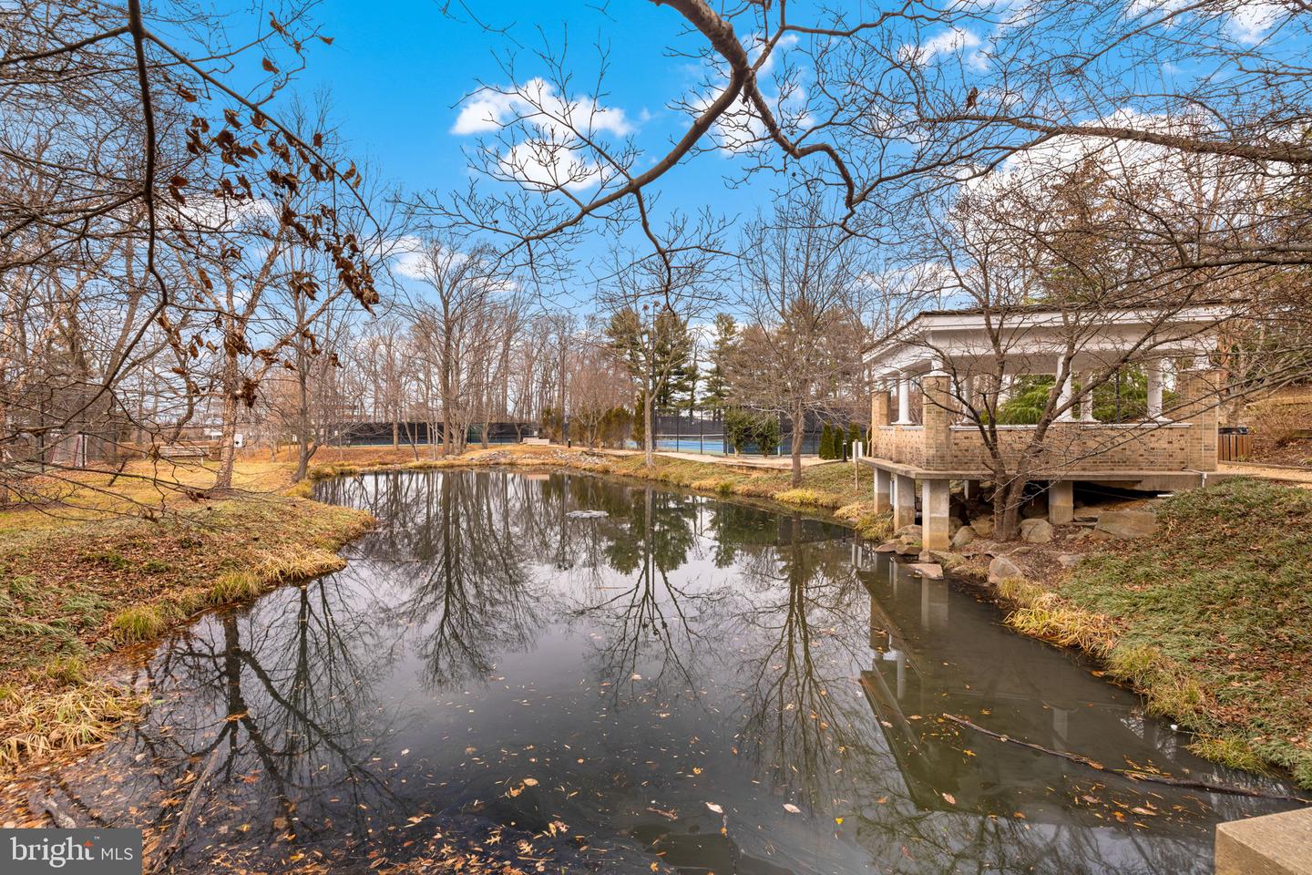 8380 GREENSBORO DR #221, MCLEAN, Virginia 22102, 2 Bedrooms Bedrooms, ,2 BathroomsBathrooms,Residential,For sale,8380 GREENSBORO DR #221,VAFX2285738 MLS # VAFX2285738