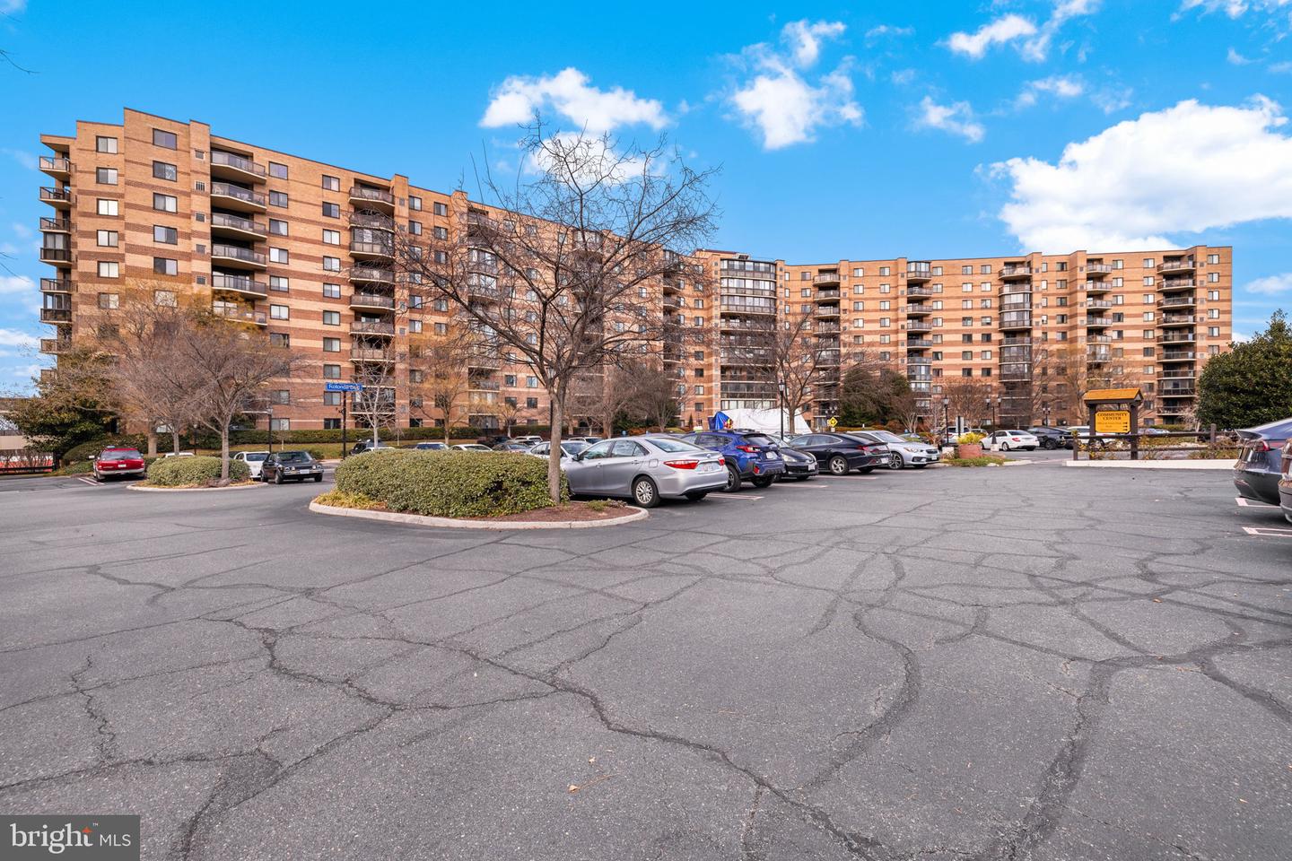 8380 GREENSBORO DR #221, MCLEAN, Virginia 22102, 2 Bedrooms Bedrooms, ,2 BathroomsBathrooms,Residential,For sale,8380 GREENSBORO DR #221,VAFX2285738 MLS # VAFX2285738