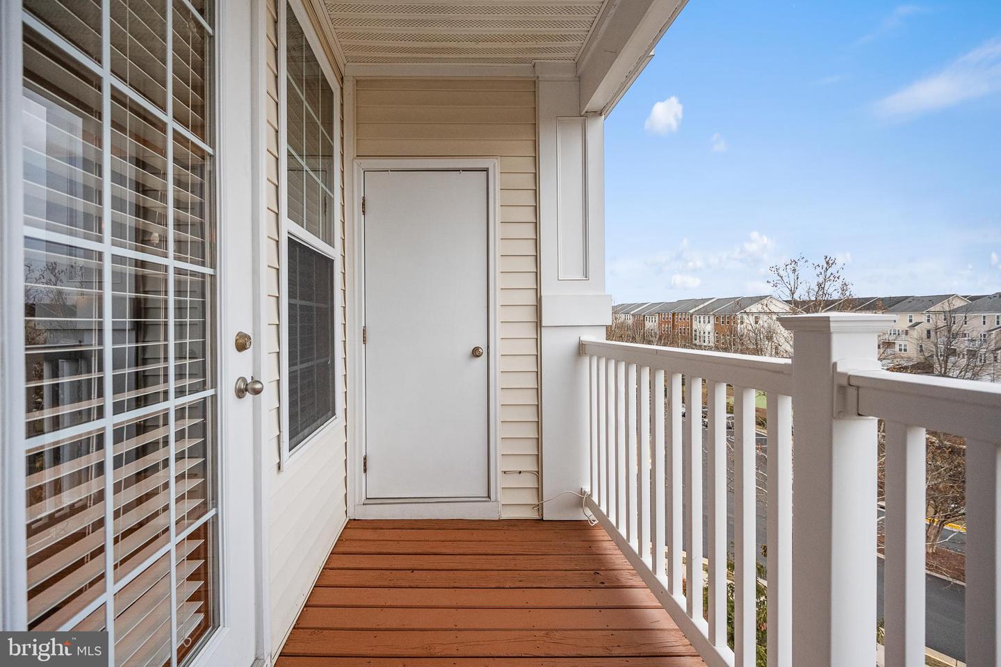 24701 BYRNE MEADOW SQ #413, ALDIE, Virginia 20105, 2 Bedrooms Bedrooms, ,2 BathroomsBathrooms,Residential,For sale,24701 BYRNE MEADOW SQ #413,VALO2114094 MLS # VALO2114094