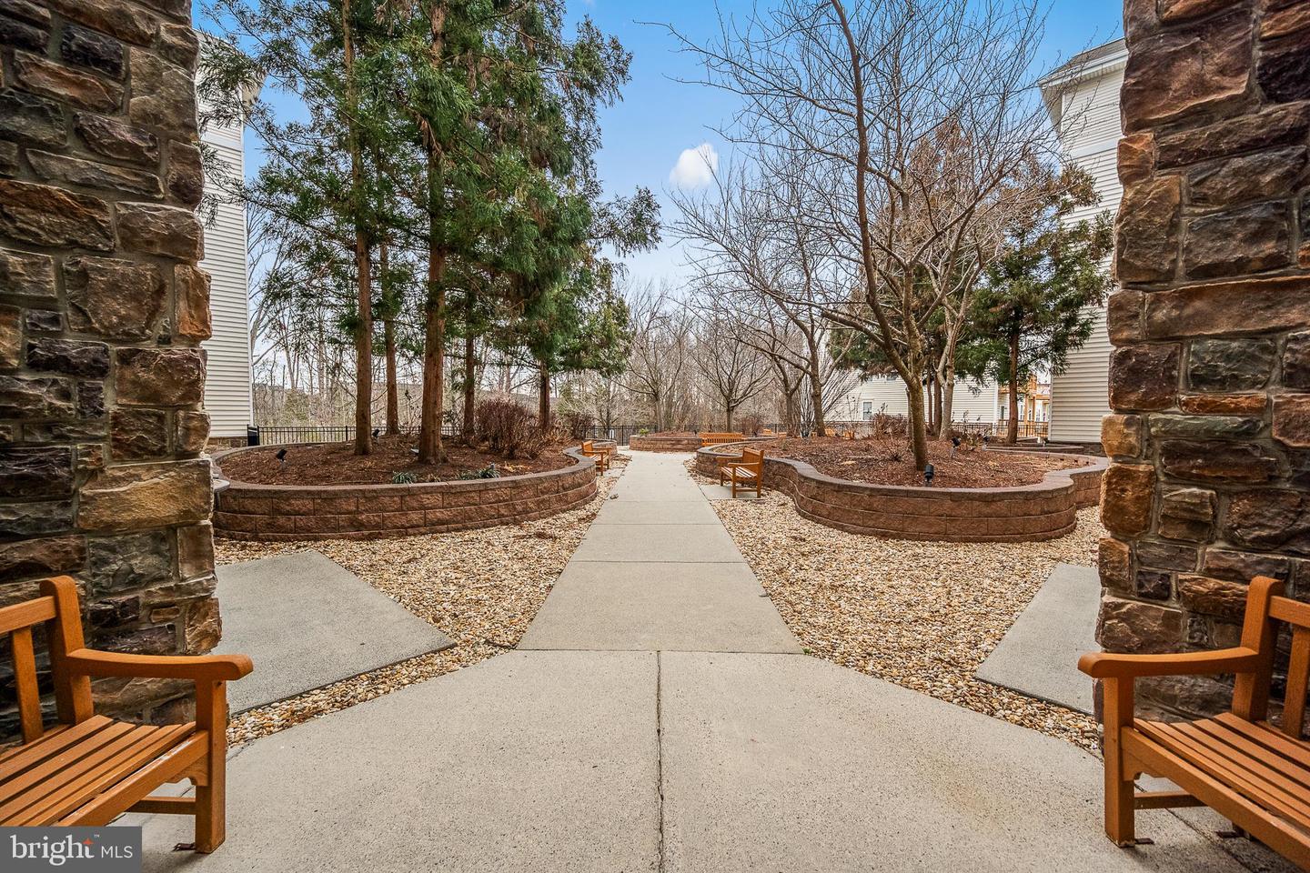 24701 BYRNE MEADOW SQ #413, ALDIE, Virginia 20105, 2 Bedrooms Bedrooms, ,2 BathroomsBathrooms,Residential,For sale,24701 BYRNE MEADOW SQ #413,VALO2114094 MLS # VALO2114094