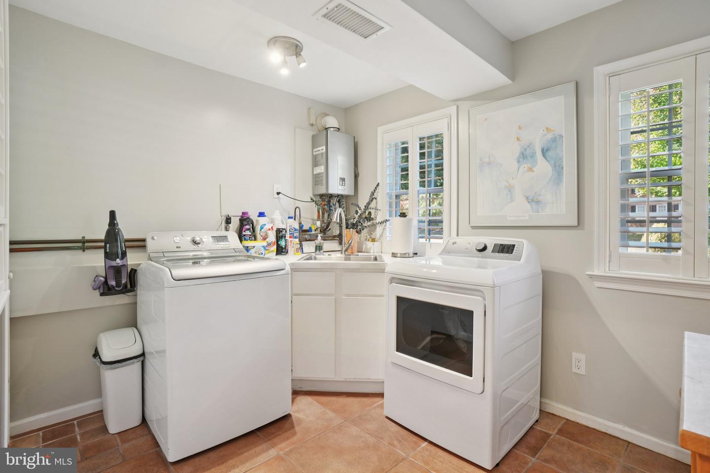 1507 LAUREL HILL RD, VIENNA, Virginia 22182, 4 Bedrooms Bedrooms, ,3 BathroomsBathrooms,Residential,For sale,1507 LAUREL HILL RD,VAFX2286102 MLS # VAFX2286102