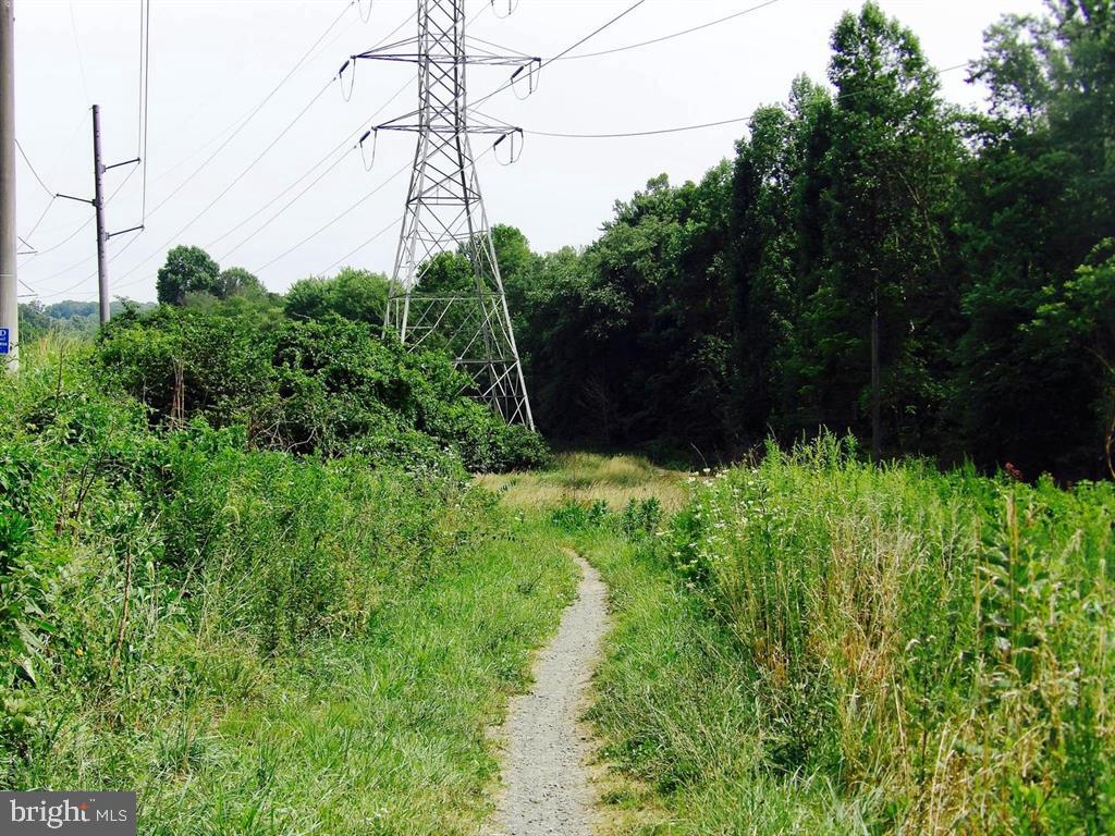 1507 LAUREL HILL RD, VIENNA, Virginia 22182, 4 Bedrooms Bedrooms, ,3 BathroomsBathrooms,Residential,For sale,1507 LAUREL HILL RD,VAFX2286102 MLS # VAFX2286102