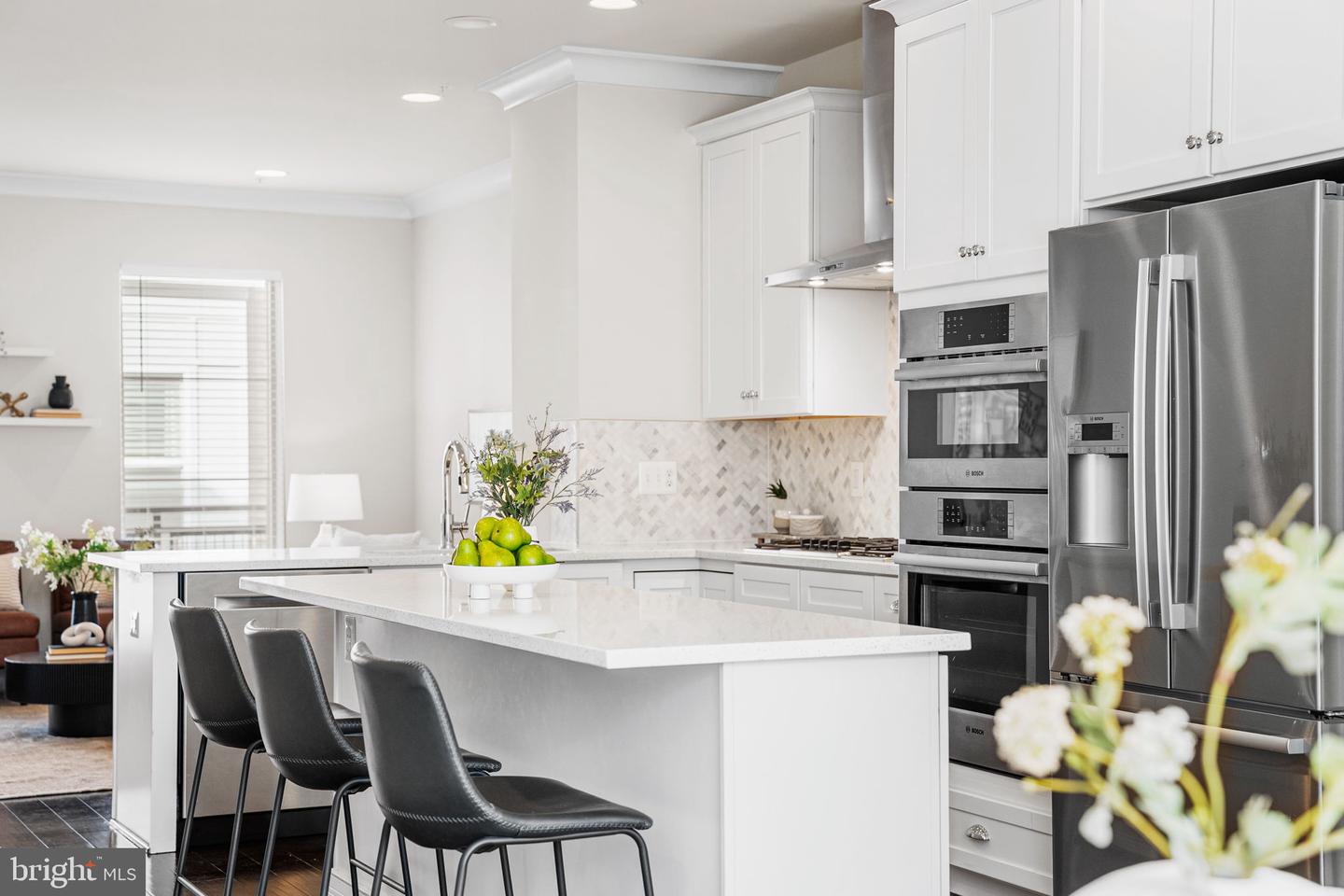 4973 LAKESIDE XING, CHANTILLY, Virginia 20151, 3 Bedrooms Bedrooms, ,3 BathroomsBathrooms,Residential,For sale,4973 LAKESIDE XING,VAFX2286180 MLS # VAFX2286180