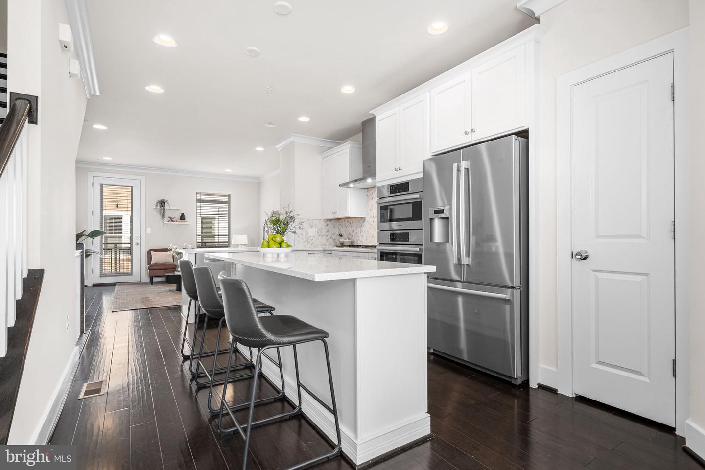 4973 LAKESIDE XING, CHANTILLY, Virginia 20151, 3 Bedrooms Bedrooms, ,3 BathroomsBathrooms,Residential,For sale,4973 LAKESIDE XING,VAFX2286180 MLS # VAFX2286180