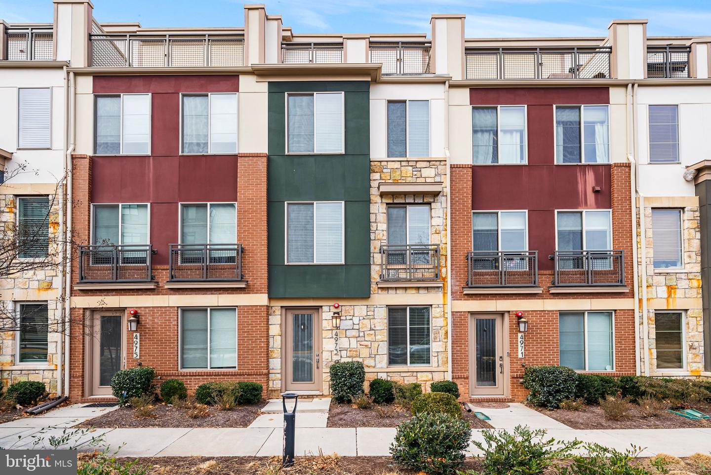 4973 LAKESIDE XING, CHANTILLY, Virginia 20151, 3 Bedrooms Bedrooms, ,3 BathroomsBathrooms,Residential,For sale,4973 LAKESIDE XING,VAFX2286180 MLS # VAFX2286180