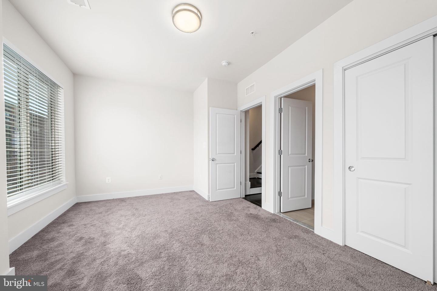 4973 LAKESIDE XING, CHANTILLY, Virginia 20151, 3 Bedrooms Bedrooms, ,3 BathroomsBathrooms,Residential,For sale,4973 LAKESIDE XING,VAFX2286180 MLS # VAFX2286180