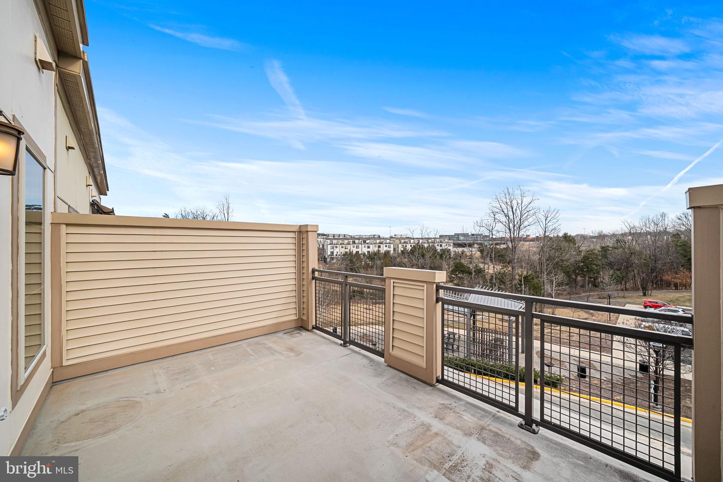 4973 LAKESIDE XING, CHANTILLY, Virginia 20151, 3 Bedrooms Bedrooms, ,3 BathroomsBathrooms,Residential,For sale,4973 LAKESIDE XING,VAFX2286180 MLS # VAFX2286180