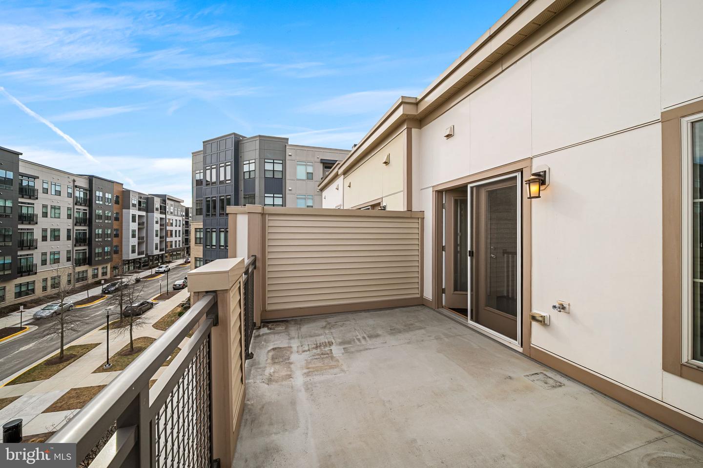 4973 LAKESIDE XING, CHANTILLY, Virginia 20151, 3 Bedrooms Bedrooms, ,3 BathroomsBathrooms,Residential,For sale,4973 LAKESIDE XING,VAFX2286180 MLS # VAFX2286180