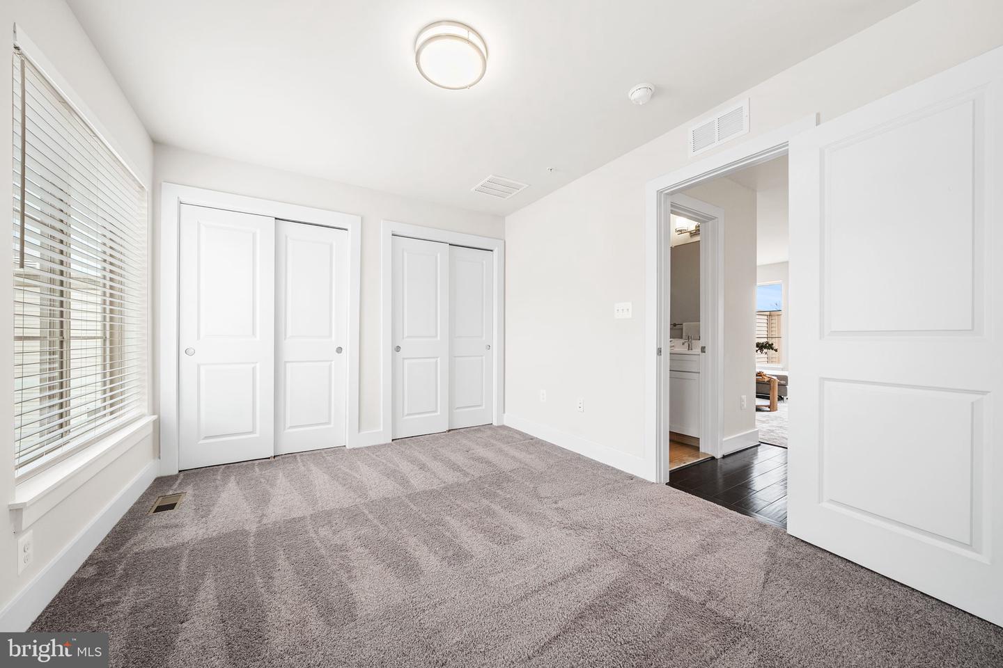 4973 LAKESIDE XING, CHANTILLY, Virginia 20151, 3 Bedrooms Bedrooms, ,3 BathroomsBathrooms,Residential,For sale,4973 LAKESIDE XING,VAFX2286180 MLS # VAFX2286180