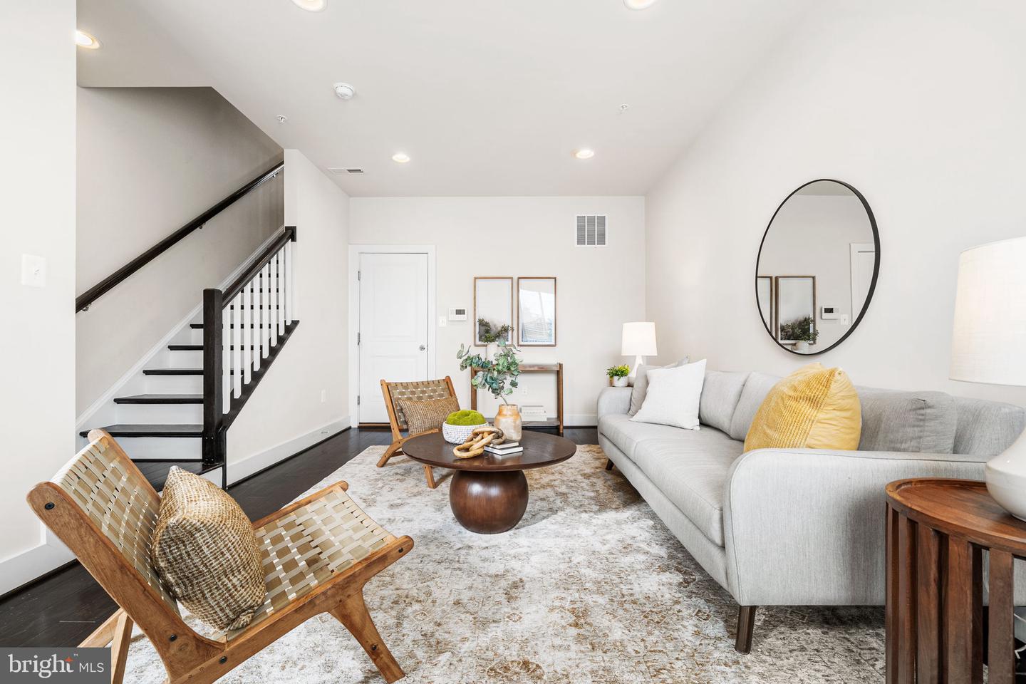 4973 LAKESIDE XING, CHANTILLY, Virginia 20151, 3 Bedrooms Bedrooms, ,3 BathroomsBathrooms,Residential,For sale,4973 LAKESIDE XING,VAFX2286180 MLS # VAFX2286180