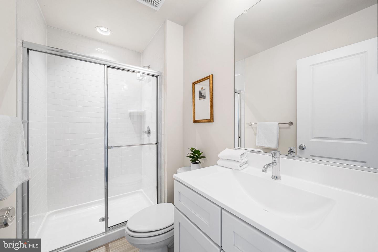 4973 LAKESIDE XING, CHANTILLY, Virginia 20151, 3 Bedrooms Bedrooms, ,3 BathroomsBathrooms,Residential,For sale,4973 LAKESIDE XING,VAFX2286180 MLS # VAFX2286180