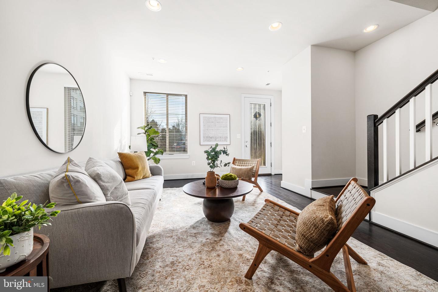 4973 LAKESIDE XING, CHANTILLY, Virginia 20151, 3 Bedrooms Bedrooms, ,3 BathroomsBathrooms,Residential,For sale,4973 LAKESIDE XING,VAFX2286180 MLS # VAFX2286180