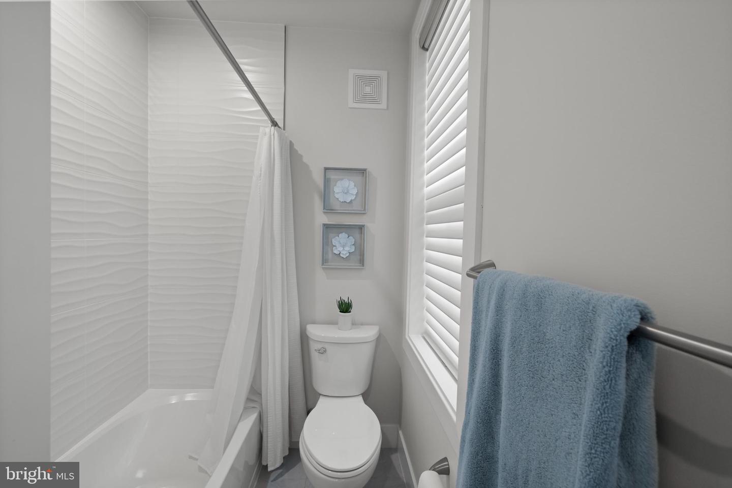 43442 CROSON LN #100, ASHBURN, Virginia 20148, 3 Bedrooms Bedrooms, ,3 BathroomsBathrooms,Residential,For sale,43442 CROSON LN #100,VALO2114130 MLS # VALO2114130