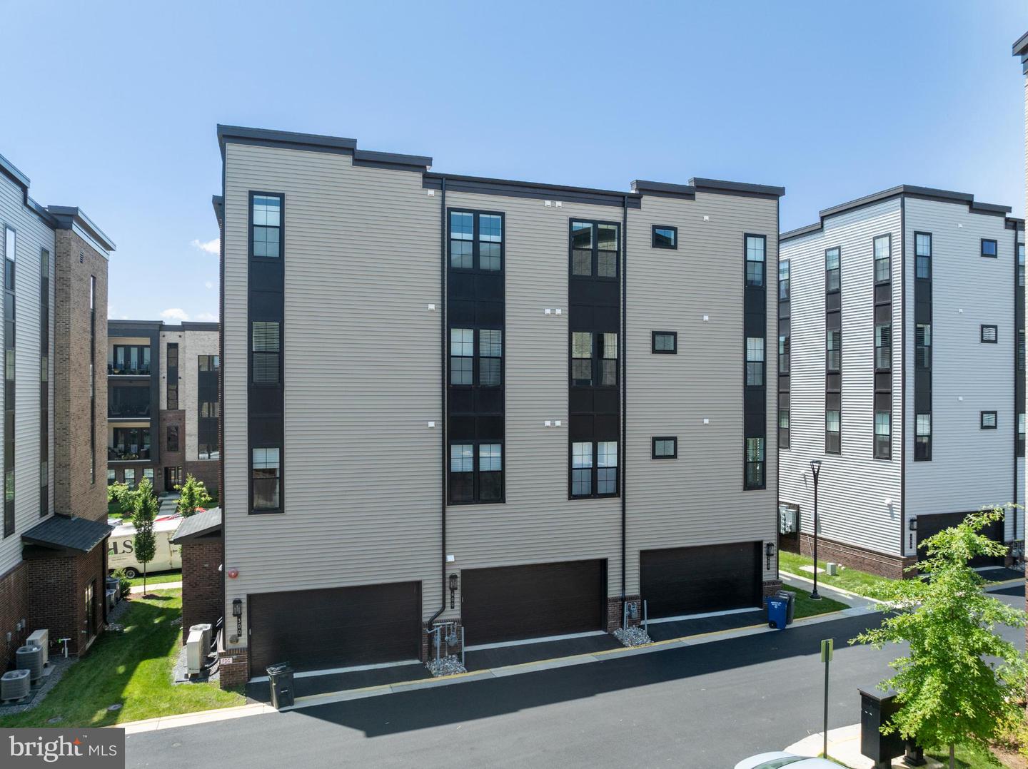 43442 CROSON LN #100, ASHBURN, Virginia 20148, 3 Bedrooms Bedrooms, ,3 BathroomsBathrooms,Residential,For sale,43442 CROSON LN #100,VALO2114130 MLS # VALO2114130