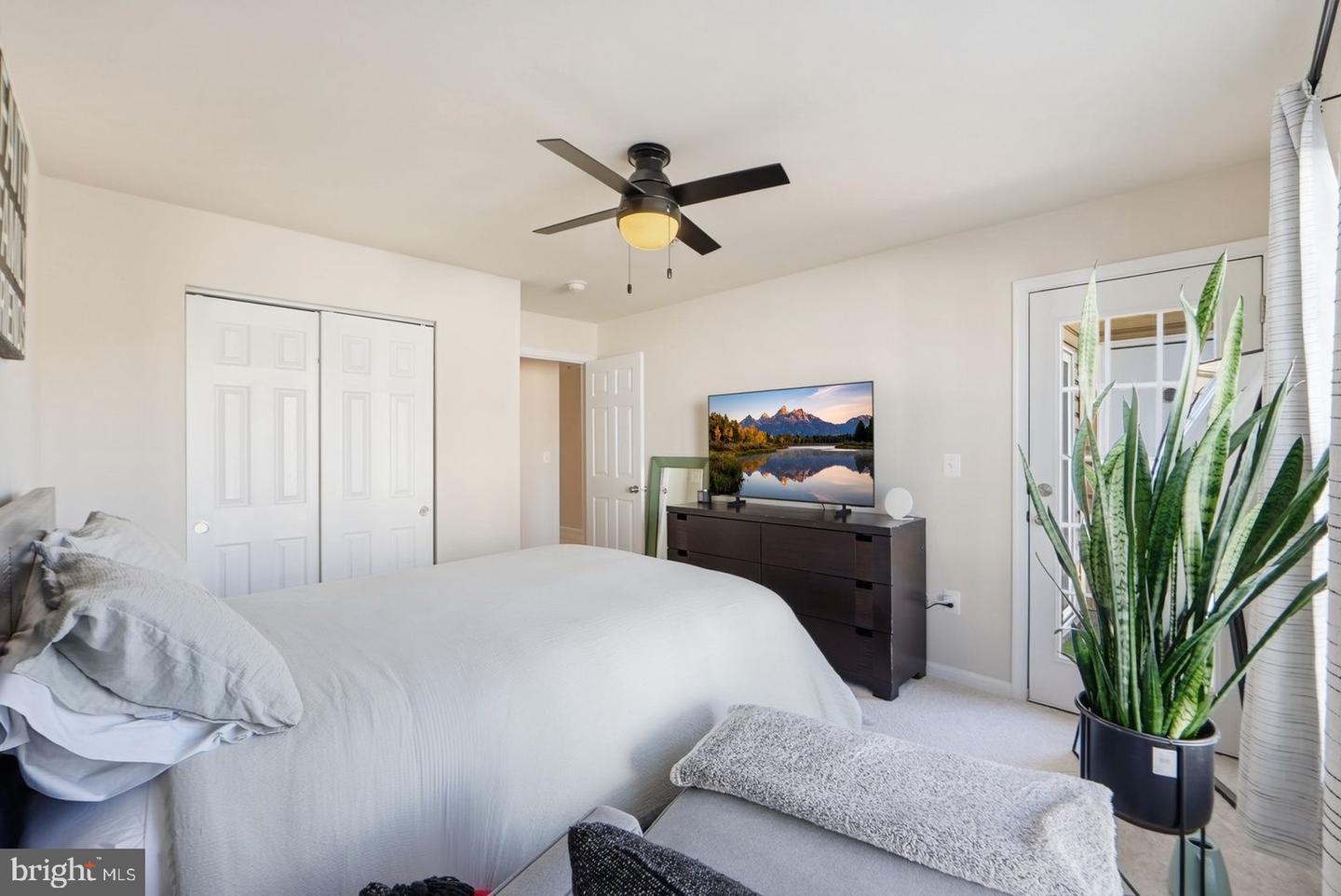 15839 JOHN DISKIN CIR, WOODBRIDGE, Virginia 22191, 3 Bedrooms Bedrooms, ,2 BathroomsBathrooms,Residential,For sale,15839 JOHN DISKIN CIR,VAPW2110752 MLS # VAPW2110752