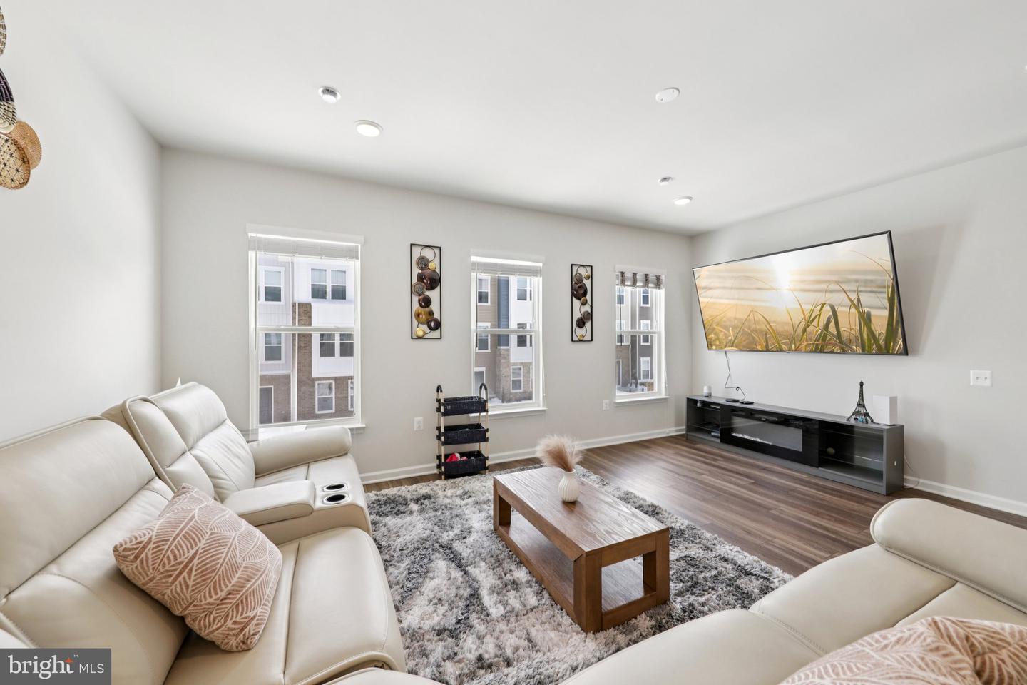 15099 JAXTON SQUARE LN, HAYMARKET, Virginia 20169, 3 Bedrooms Bedrooms, ,2 BathroomsBathrooms,Residential,For sale,15099 JAXTON SQUARE LN,VAPW2110794 MLS # VAPW2110794