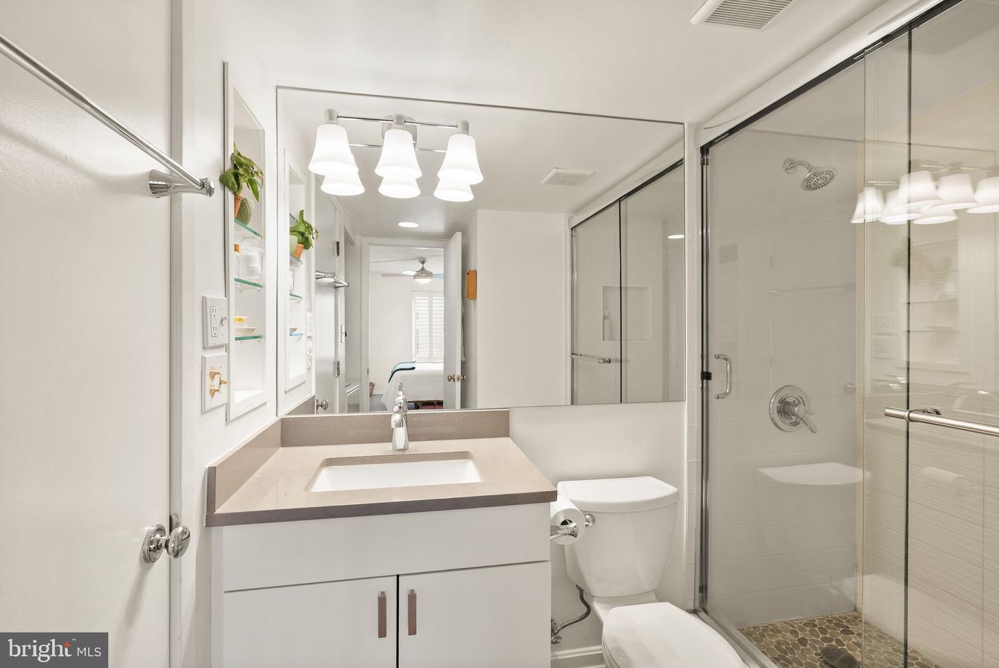 2111 WISCONSIN AVE NW #606, WASHINGTON, District Of Columbia 20007, 1 Bedroom Bedrooms, 2 Rooms Rooms,1 BathroomBathrooms,Residential,For sale,2111 WISCONSIN AVE NW #606,DCDC2242104 MLS # DCDC2242104