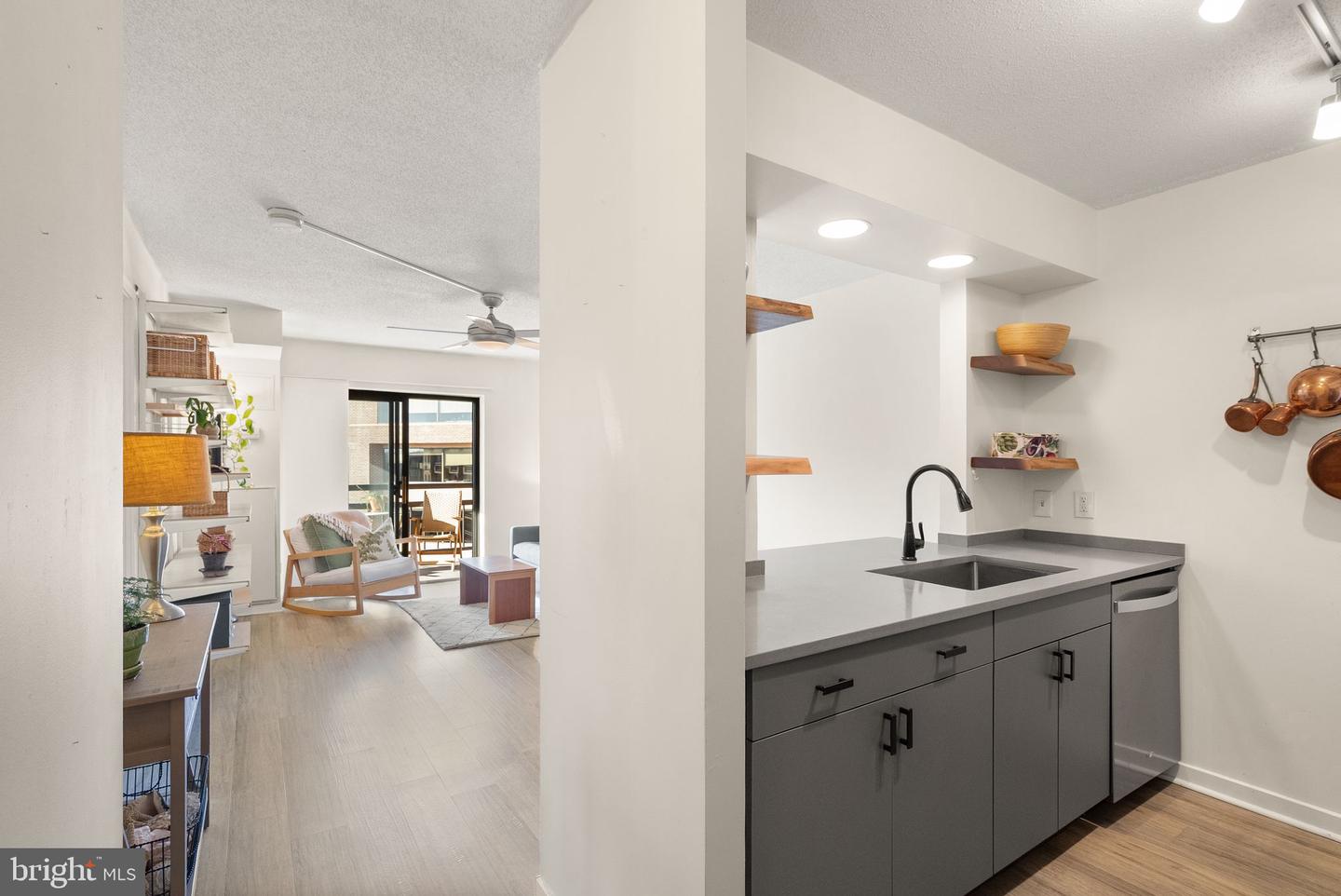 2111 WISCONSIN AVE NW #606, WASHINGTON, District Of Columbia 20007, 1 Bedroom Bedrooms, 2 Rooms Rooms,1 BathroomBathrooms,Residential,For sale,2111 WISCONSIN AVE NW #606,DCDC2242104 MLS # DCDC2242104