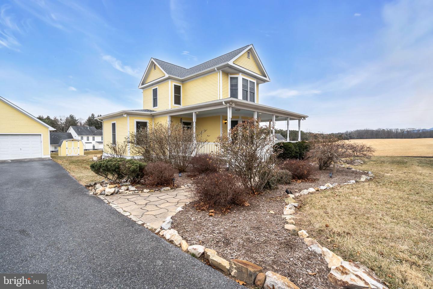 20 KATIE LN, MIDDLETOWN, Virginia 22645, 4 Bedrooms Bedrooms, 11 Rooms Rooms,3 BathroomsBathrooms,Residential,For sale,20 KATIE LN,VAWR2013166 MLS # VAWR2013166