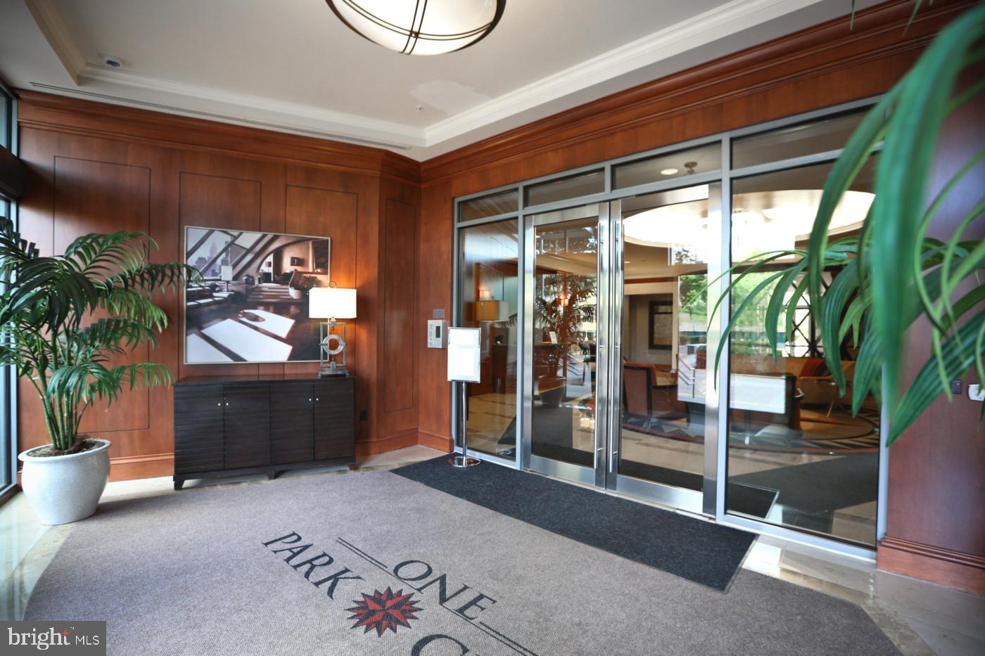 8220 CRESTWOOD HEIGHTS DR #1411, MCLEAN, Virginia 22102, 1 Bedroom Bedrooms, ,2 BathroomsBathrooms,Residential,For sale,8220 CRESTWOOD HEIGHTS DR #1411,VAFX2286512 MLS # VAFX2286512