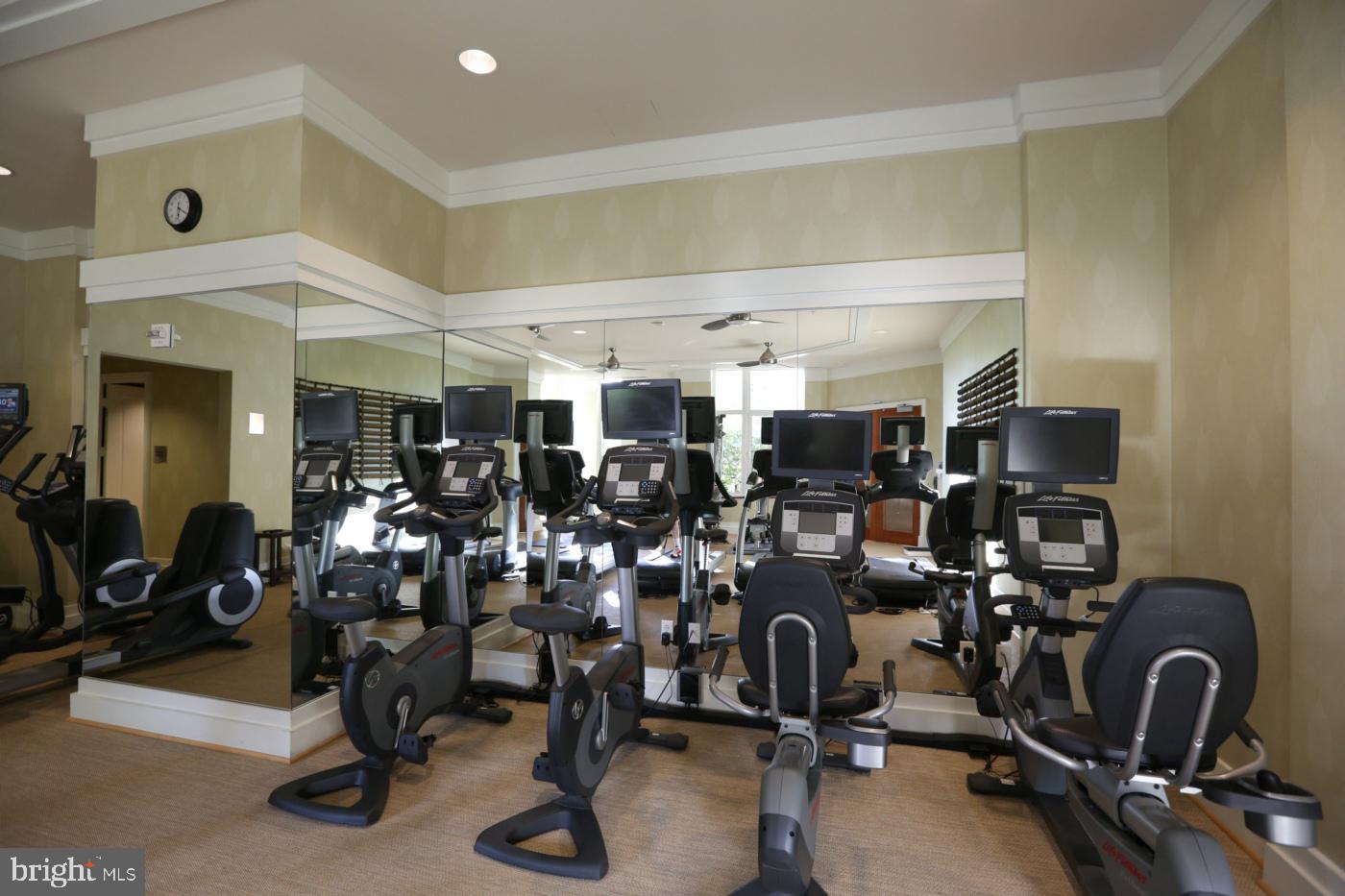 8220 CRESTWOOD HEIGHTS DR #1411, MCLEAN, Virginia 22102, 1 Bedroom Bedrooms, ,2 BathroomsBathrooms,Residential,For sale,8220 CRESTWOOD HEIGHTS DR #1411,VAFX2286512 MLS # VAFX2286512