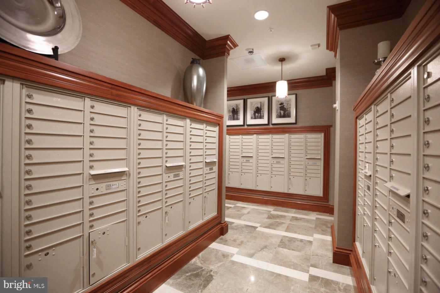 8220 CRESTWOOD HEIGHTS DR #1411, MCLEAN, Virginia 22102, 1 Bedroom Bedrooms, ,2 BathroomsBathrooms,Residential,For sale,8220 CRESTWOOD HEIGHTS DR #1411,VAFX2286512 MLS # VAFX2286512