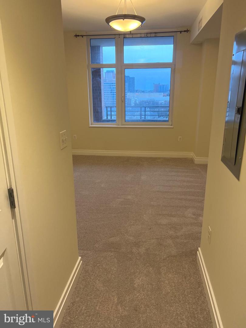 8220 CRESTWOOD HEIGHTS DR #1411, MCLEAN, Virginia 22102, 1 Bedroom Bedrooms, ,2 BathroomsBathrooms,Residential,For sale,8220 CRESTWOOD HEIGHTS DR #1411,VAFX2286512 MLS # VAFX2286512