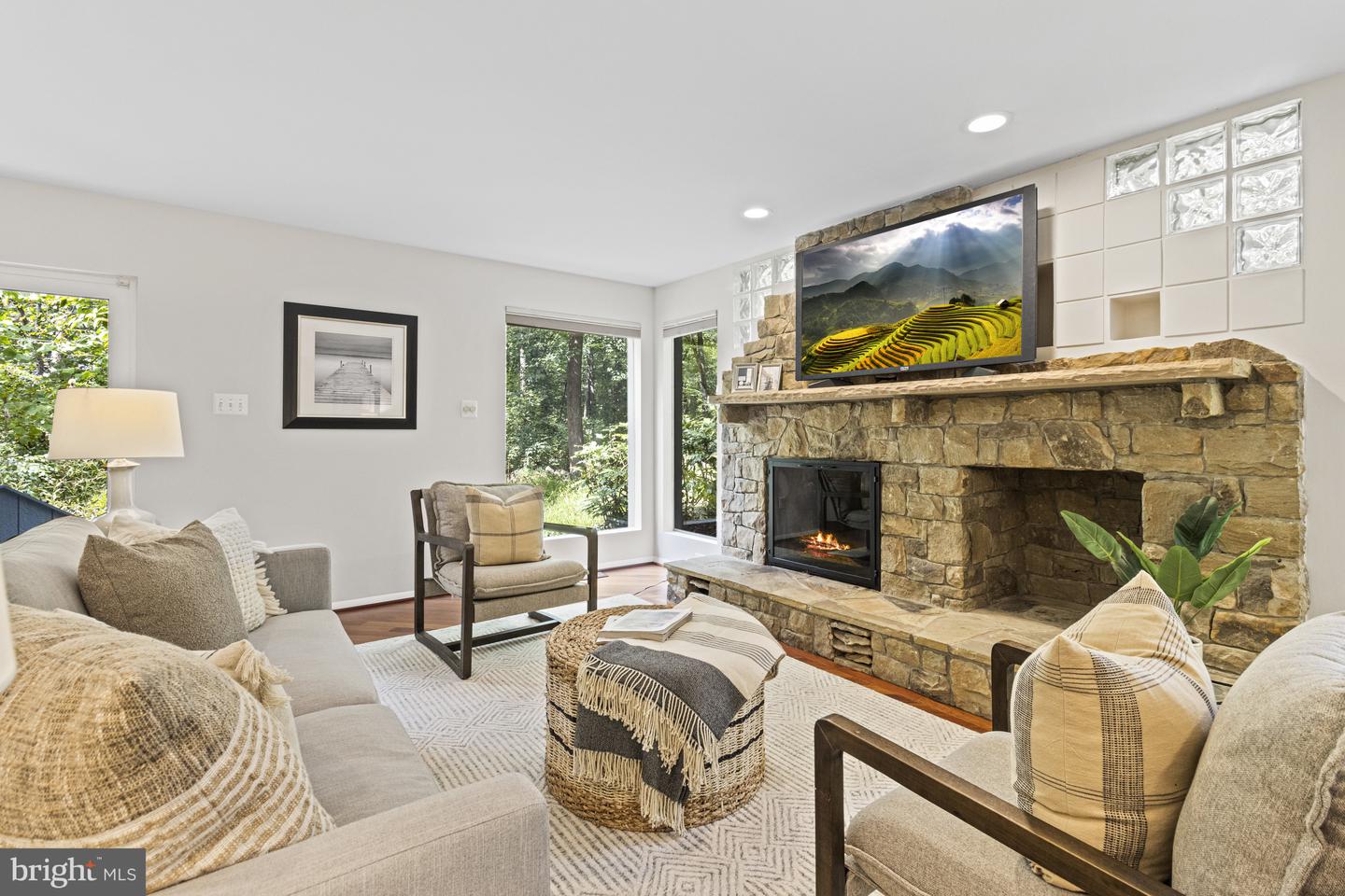 7107 ROXANN RD, ALEXANDRIA, Virginia 22315, 4 Bedrooms Bedrooms, ,4 BathroomsBathrooms,Residential,For sale,7107 ROXANN RD,VAFX2286678 MLS # VAFX2286678