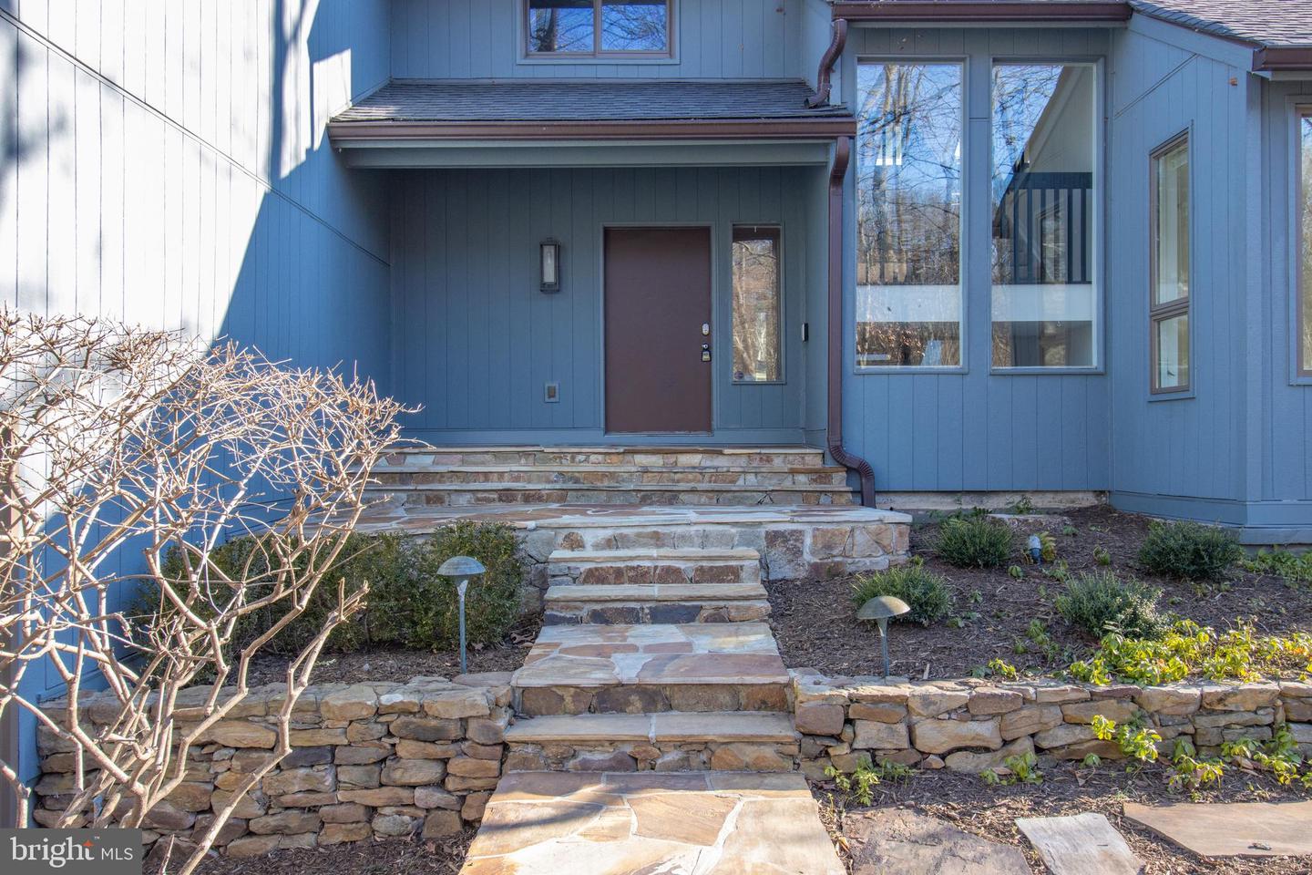 7107 ROXANN RD, ALEXANDRIA, Virginia 22315, 4 Bedrooms Bedrooms, ,4 BathroomsBathrooms,Residential,For sale,7107 ROXANN RD,VAFX2286678 MLS # VAFX2286678