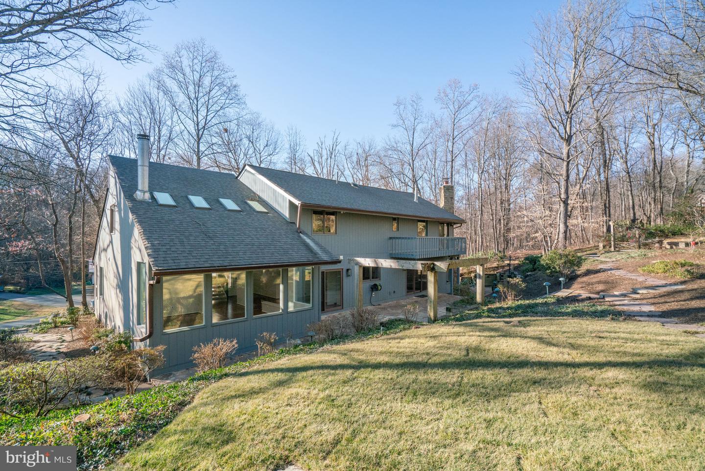 7107 ROXANN RD, ALEXANDRIA, Virginia 22315, 4 Bedrooms Bedrooms, ,4 BathroomsBathrooms,Residential,For sale,7107 ROXANN RD,VAFX2286678 MLS # VAFX2286678