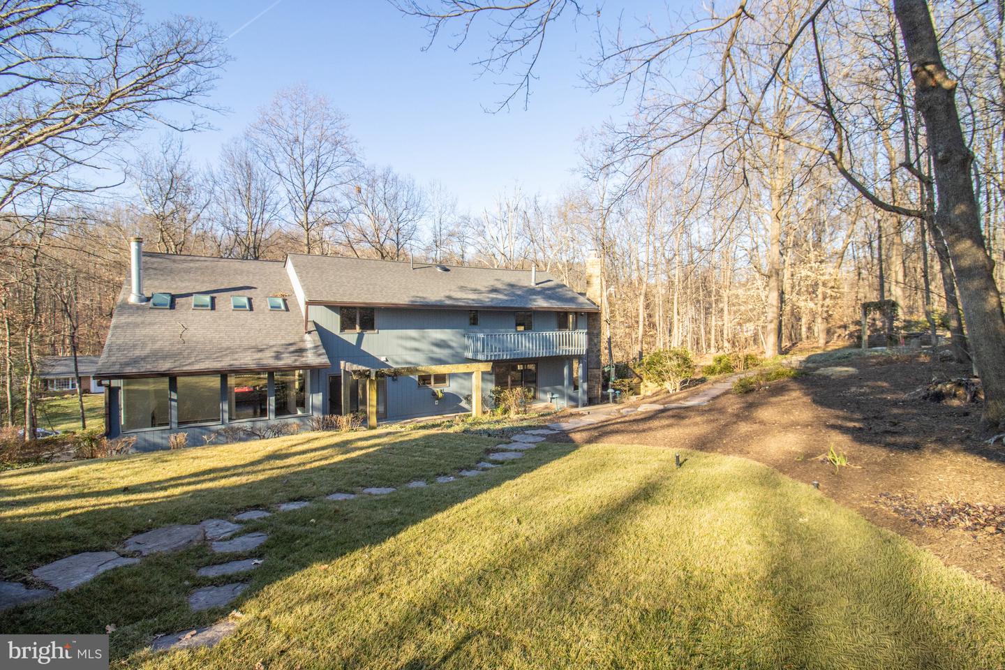 7107 ROXANN RD, ALEXANDRIA, Virginia 22315, 4 Bedrooms Bedrooms, ,4 BathroomsBathrooms,Residential,For sale,7107 ROXANN RD,VAFX2286678 MLS # VAFX2286678