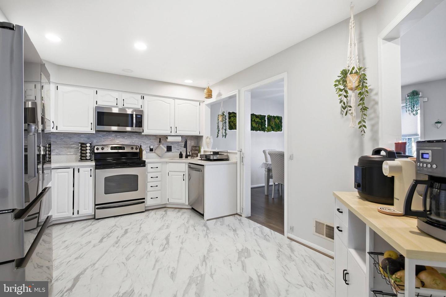 9622 RIDGE AVE, FAIRFAX, Virginia 22030, 4 Bedrooms Bedrooms, ,3 BathroomsBathrooms,Residential,For sale,9622 RIDGE AVE,VAFC2007684 MLS # VAFC2007684