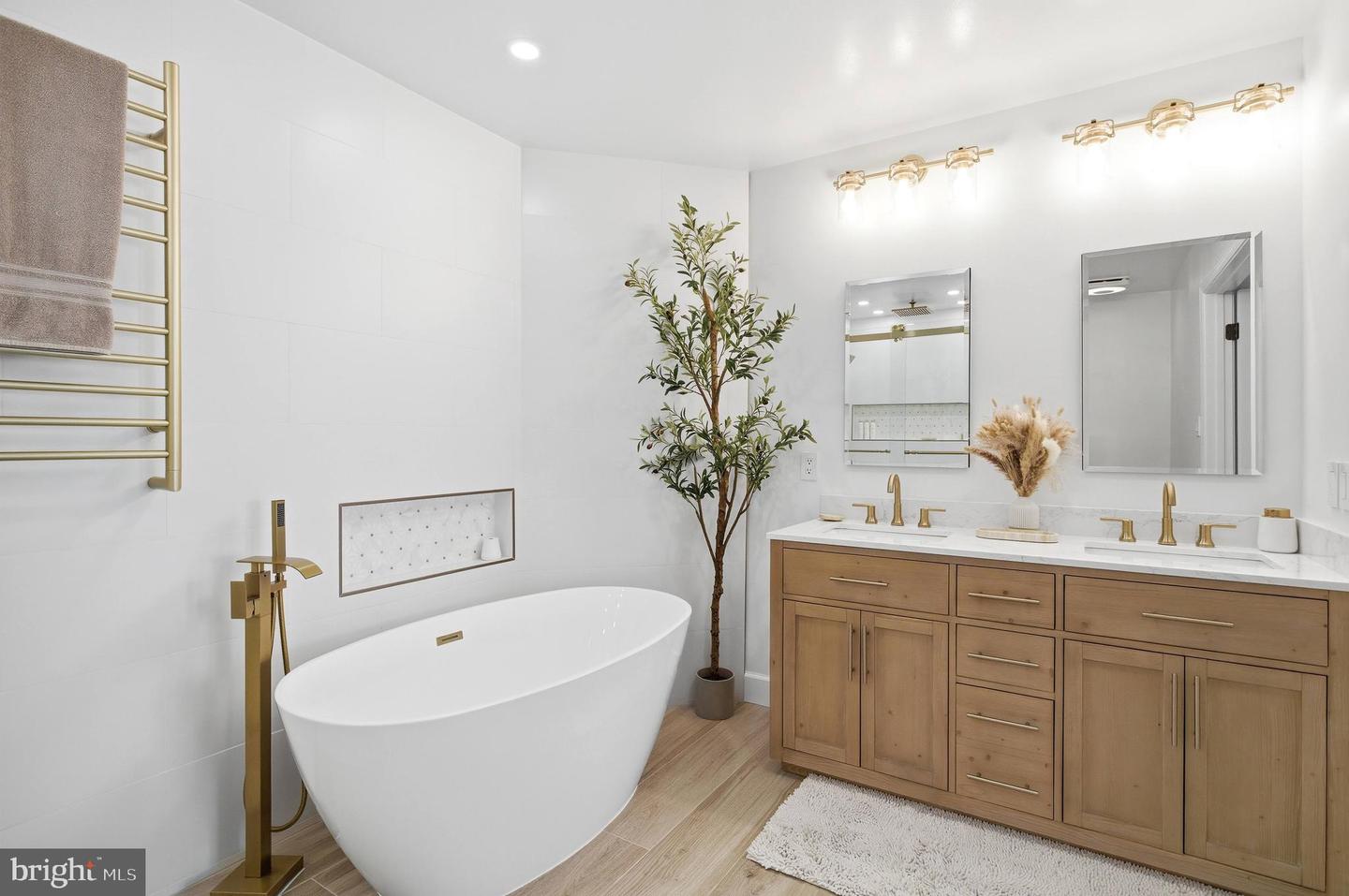 9622 RIDGE AVE, FAIRFAX, Virginia 22030, 4 Bedrooms Bedrooms, ,3 BathroomsBathrooms,Residential,For sale,9622 RIDGE AVE,VAFC2007684 MLS # VAFC2007684