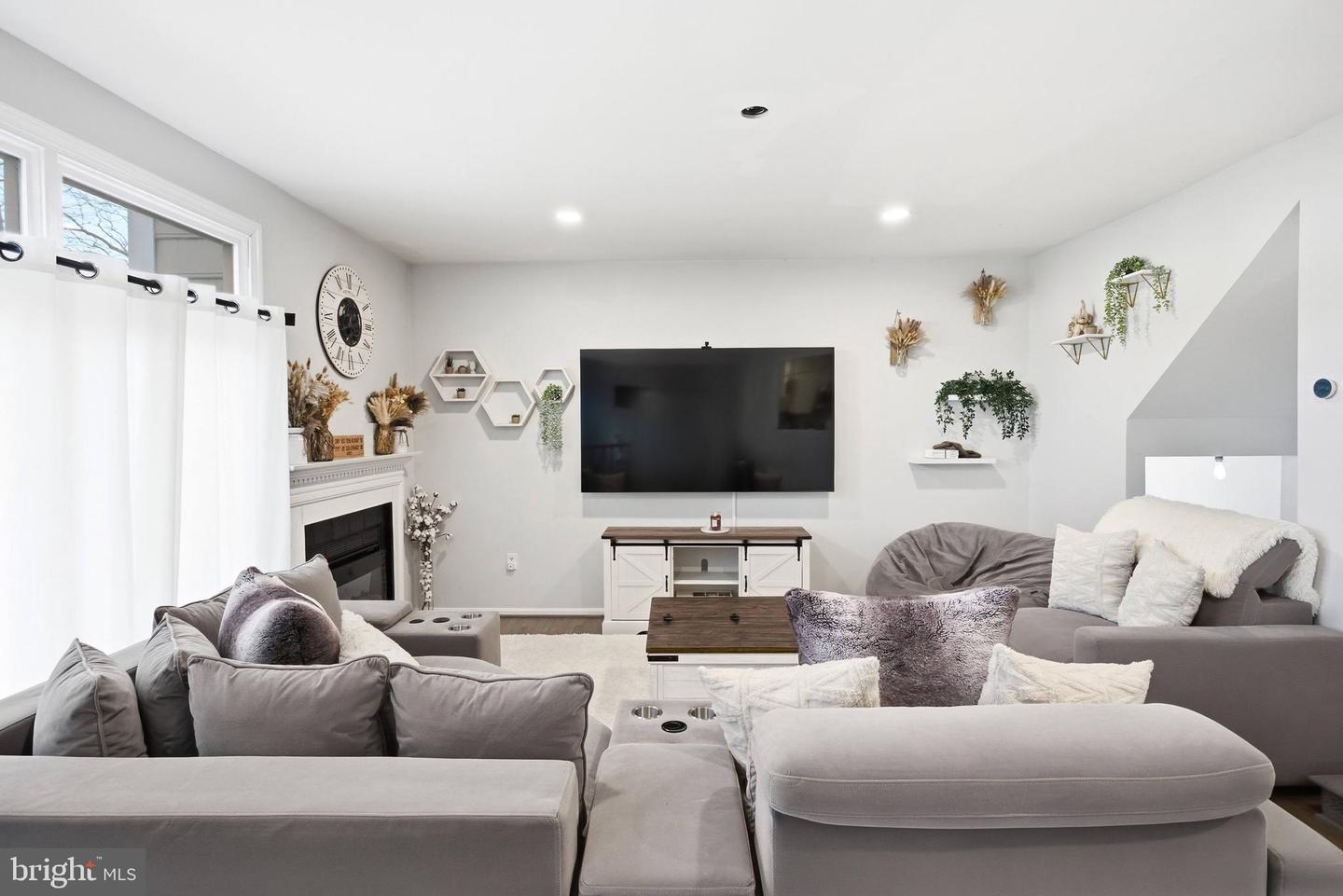 9622 RIDGE AVE, FAIRFAX, Virginia 22030, 4 Bedrooms Bedrooms, ,3 BathroomsBathrooms,Residential,For sale,9622 RIDGE AVE,VAFC2007684 MLS # VAFC2007684