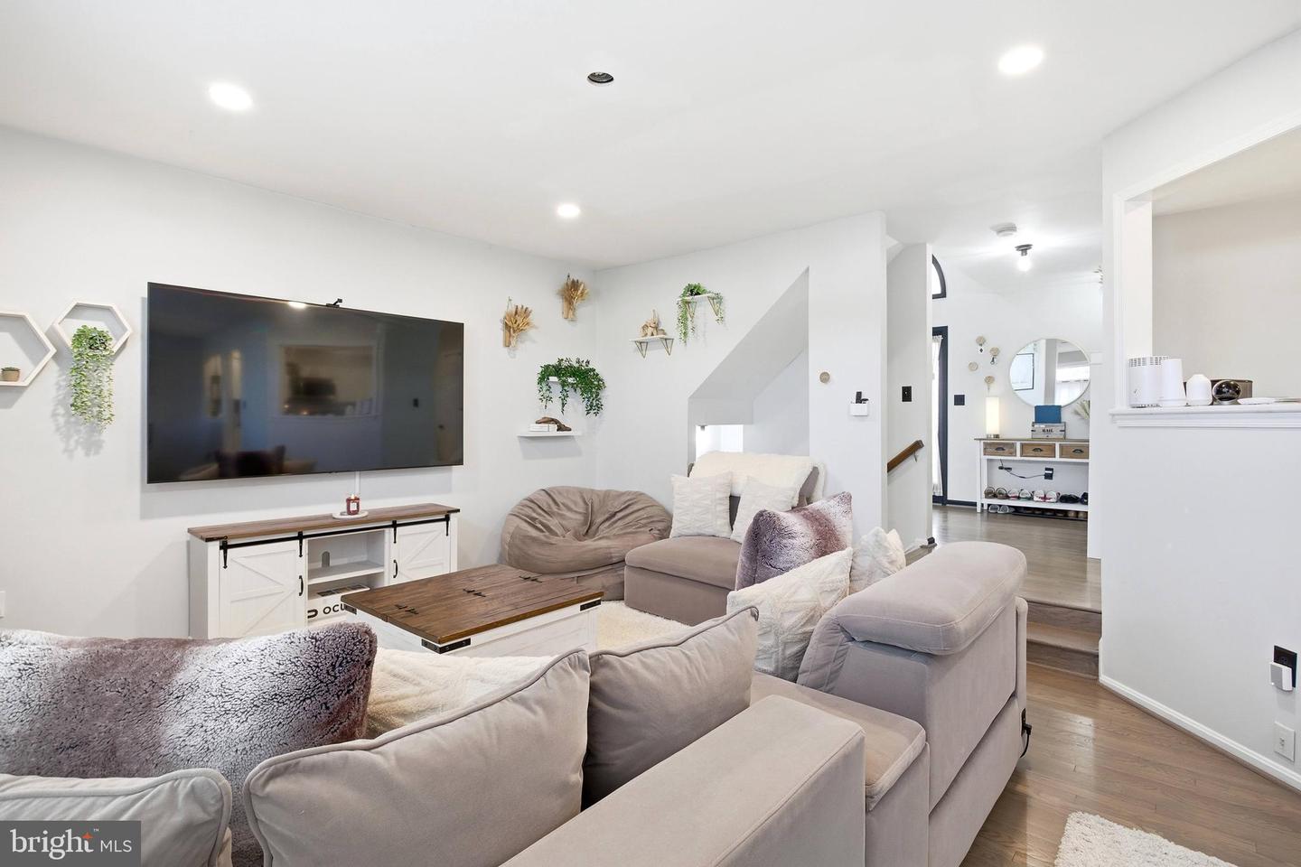 9622 RIDGE AVE, FAIRFAX, Virginia 22030, 4 Bedrooms Bedrooms, ,3 BathroomsBathrooms,Residential,For sale,9622 RIDGE AVE,VAFC2007684 MLS # VAFC2007684