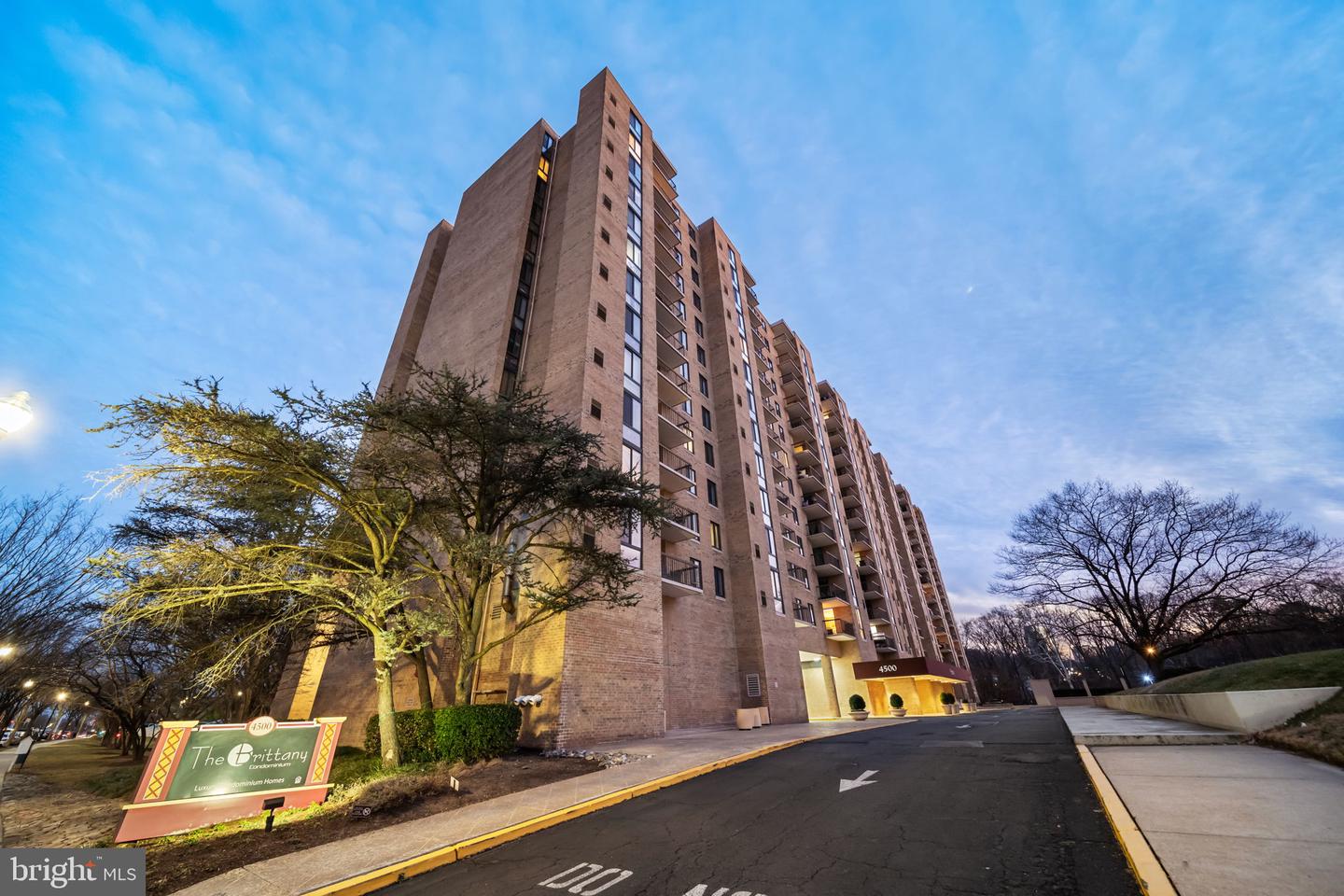 4500 S FOUR MILE RUN DR #710, ARLINGTON, Virginia 22204, 1 Bedroom Bedrooms, ,1 BathroomBathrooms,Residential,For sale,4500 S FOUR MILE RUN DR #710,VAAR2067938 MLS # VAAR2067938 4500 S FOUR MILE RUN DR #710, ARLINGTON, Virginia 22204, 1 Bedroom Bedrooms, ,1 BathroomBathrooms,Residential,For sale,4500 S FOUR MILE RUN DR #710,VAAR2067938 MLS # VAAR2067938