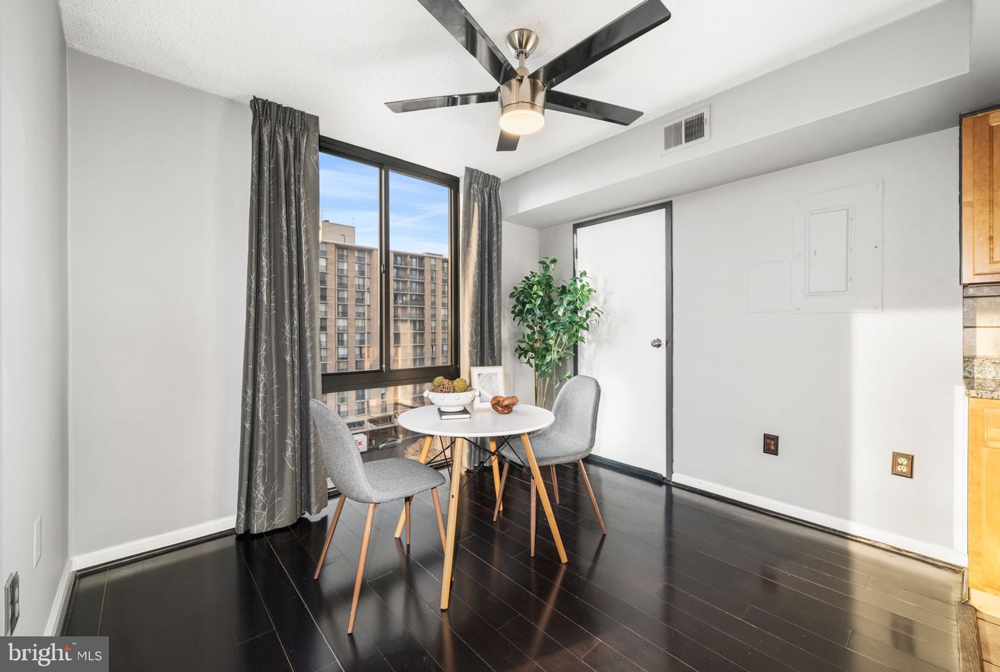 4500 S FOUR MILE RUN DR #710, ARLINGTON, Virginia 22204, 1 Bedroom Bedrooms, ,1 BathroomBathrooms,Residential,For sale,4500 S FOUR MILE RUN DR #710,VAAR2067938 MLS # VAAR2067938 4500 S FOUR MILE RUN DR #710, ARLINGTON, Virginia 22204, 1 Bedroom Bedrooms, ,1 BathroomBathrooms,Residential,For sale,4500 S FOUR MILE RUN DR #710,VAAR2067938 MLS # VAAR2067938