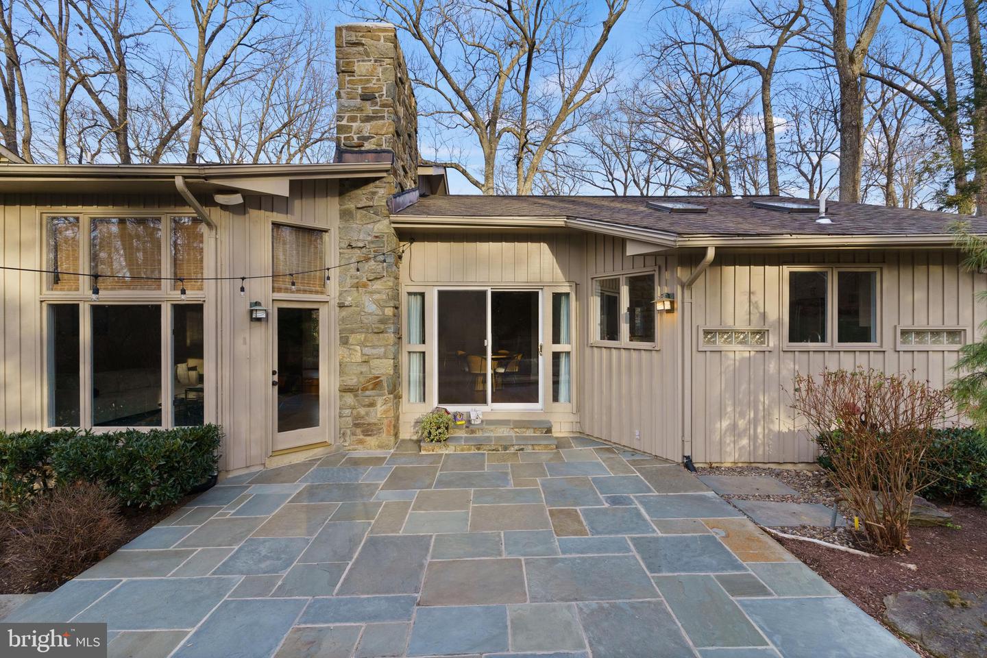 10124 CAPTAIN HICKORY PL, GREAT FALLS, Virginia 22066, 5 Bedrooms Bedrooms, ,4 BathroomsBathrooms,Residential,For sale,10124 CAPTAIN HICKORY PL,VAFX2286724 MLS # VAFX2286724