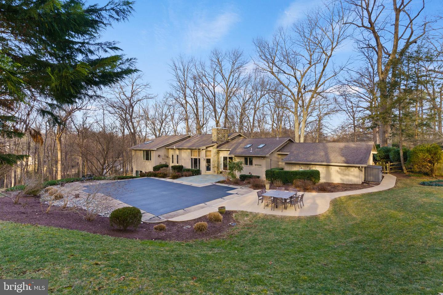 10124 CAPTAIN HICKORY PL, GREAT FALLS, Virginia 22066, 5 Bedrooms Bedrooms, ,4 BathroomsBathrooms,Residential,For sale,10124 CAPTAIN HICKORY PL,VAFX2286724 MLS # VAFX2286724