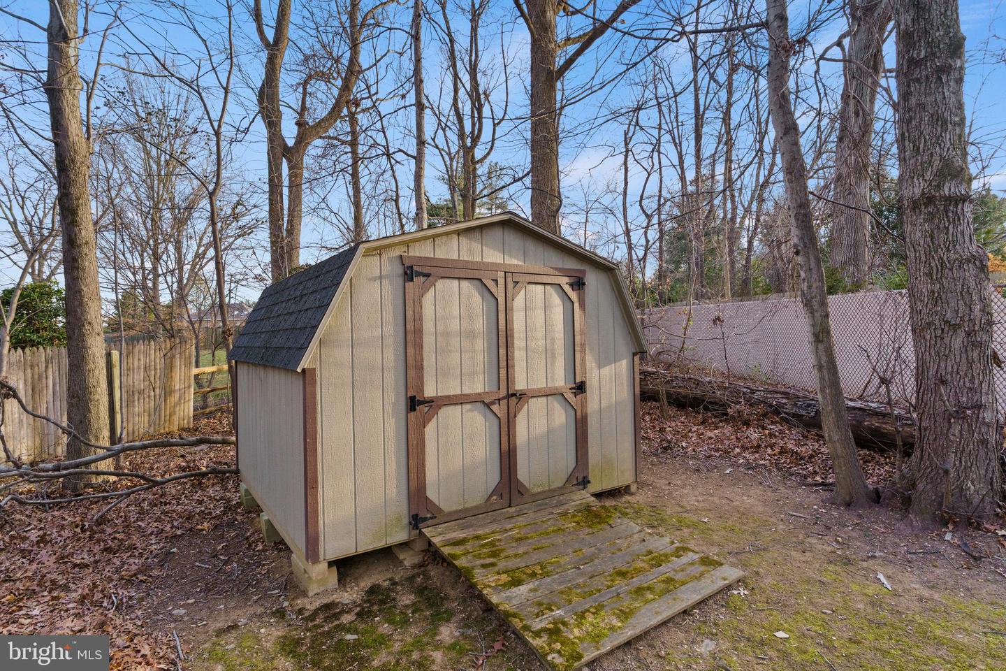 10124 CAPTAIN HICKORY PL, GREAT FALLS, Virginia 22066, 5 Bedrooms Bedrooms, ,4 BathroomsBathrooms,Residential,For sale,10124 CAPTAIN HICKORY PL,VAFX2286724 MLS # VAFX2286724