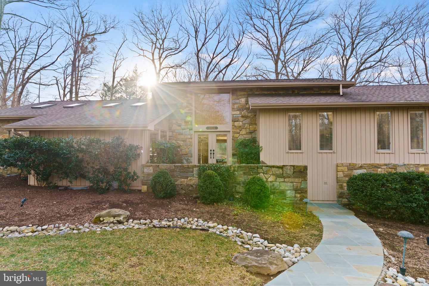 10124 CAPTAIN HICKORY PL, GREAT FALLS, Virginia 22066, 5 Bedrooms Bedrooms, ,4 BathroomsBathrooms,Residential,For sale,10124 CAPTAIN HICKORY PL,VAFX2286724 MLS # VAFX2286724