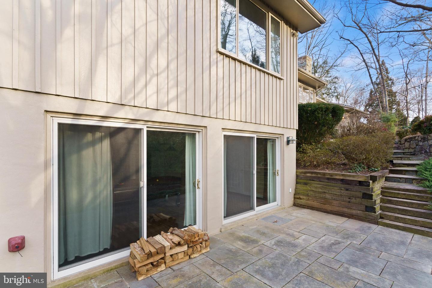 10124 CAPTAIN HICKORY PL, GREAT FALLS, Virginia 22066, 5 Bedrooms Bedrooms, ,4 BathroomsBathrooms,Residential,For sale,10124 CAPTAIN HICKORY PL,VAFX2286724 MLS # VAFX2286724