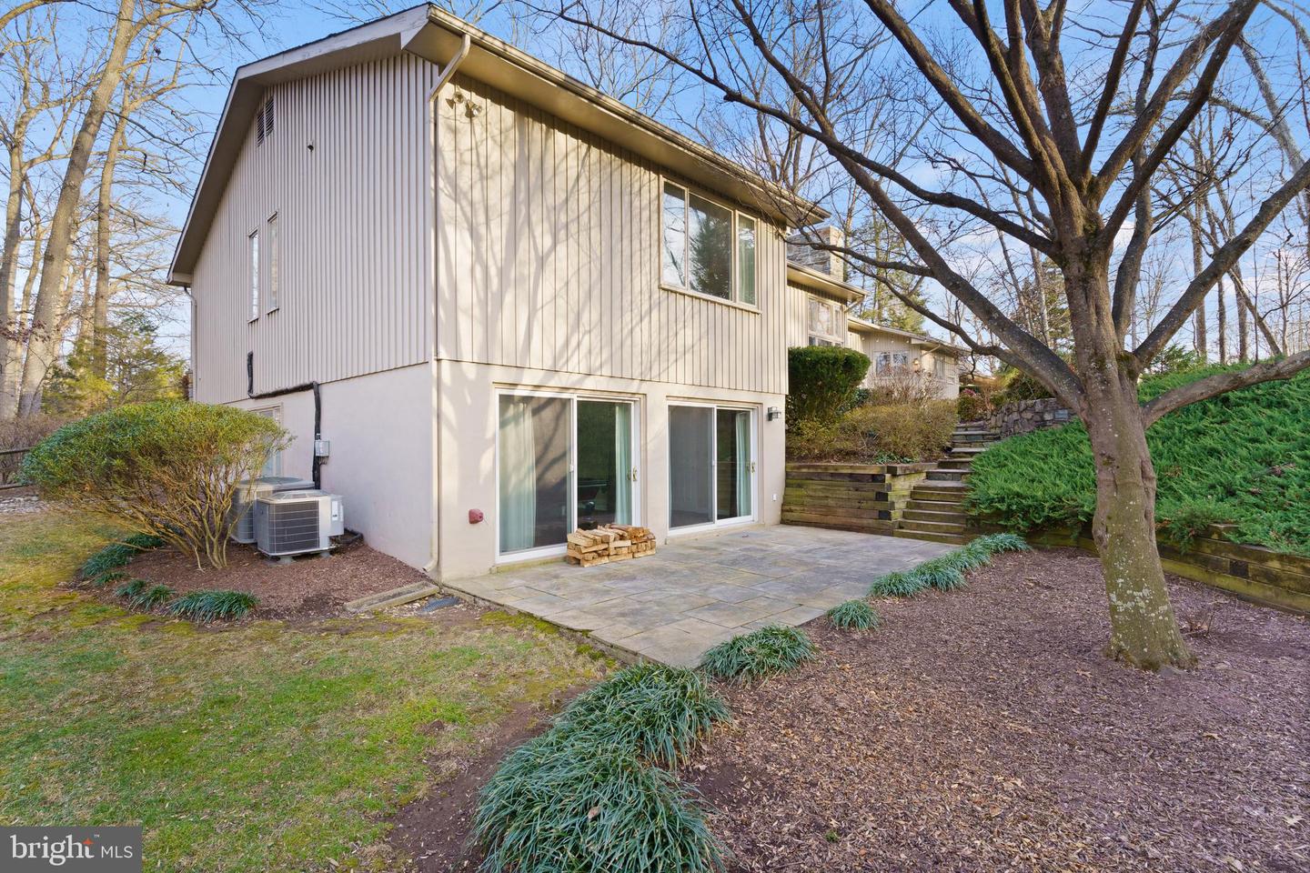 10124 CAPTAIN HICKORY PL, GREAT FALLS, Virginia 22066, 5 Bedrooms Bedrooms, ,4 BathroomsBathrooms,Residential,For sale,10124 CAPTAIN HICKORY PL,VAFX2286724 MLS # VAFX2286724