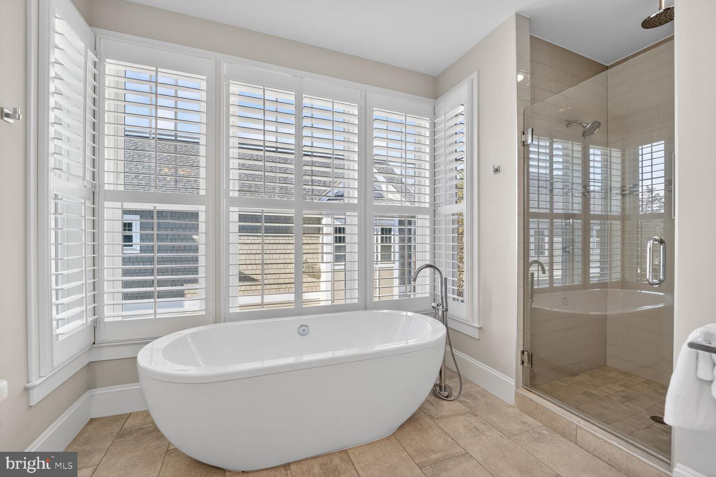 8113 WELLINGTON RD, ALEXANDRIA, Virginia 22308, 5 Bedrooms Bedrooms, ,4 BathroomsBathrooms,Residential,For sale,8113 WELLINGTON RD,VAFX2286738 MLS # VAFX2286738