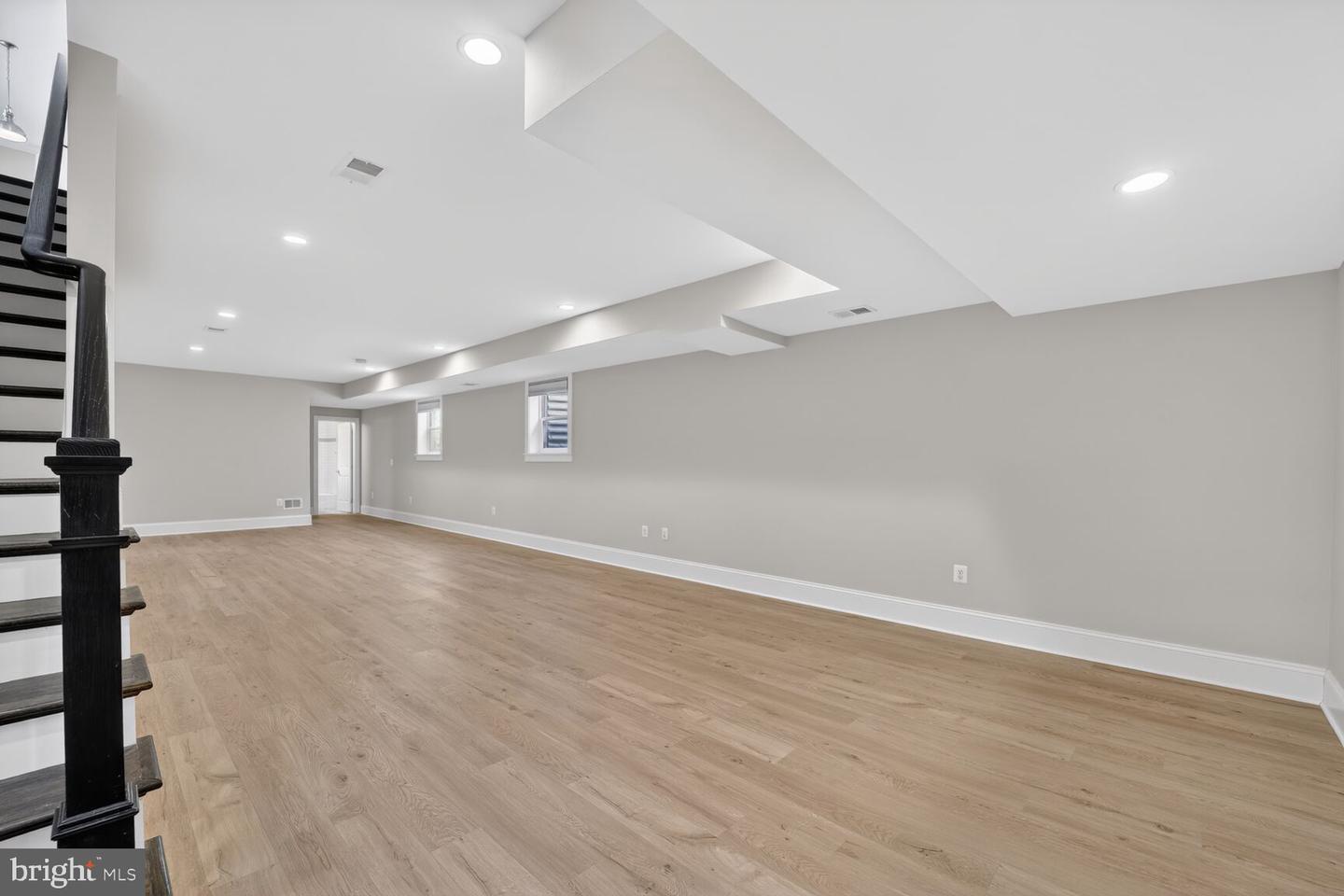 8113 WELLINGTON RD, ALEXANDRIA, Virginia 22308, 5 Bedrooms Bedrooms, ,4 BathroomsBathrooms,Residential,For sale,8113 WELLINGTON RD,VAFX2286738 MLS # VAFX2286738