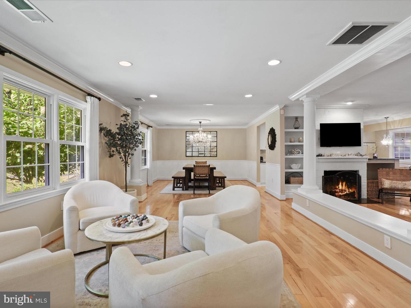 11607 HELMONT DR, OAKTON, Virginia 22124, 4 Bedrooms Bedrooms, ,2 BathroomsBathrooms,Residential,For sale,11607 HELMONT DR,VAFX2286834 MLS # VAFX2286834