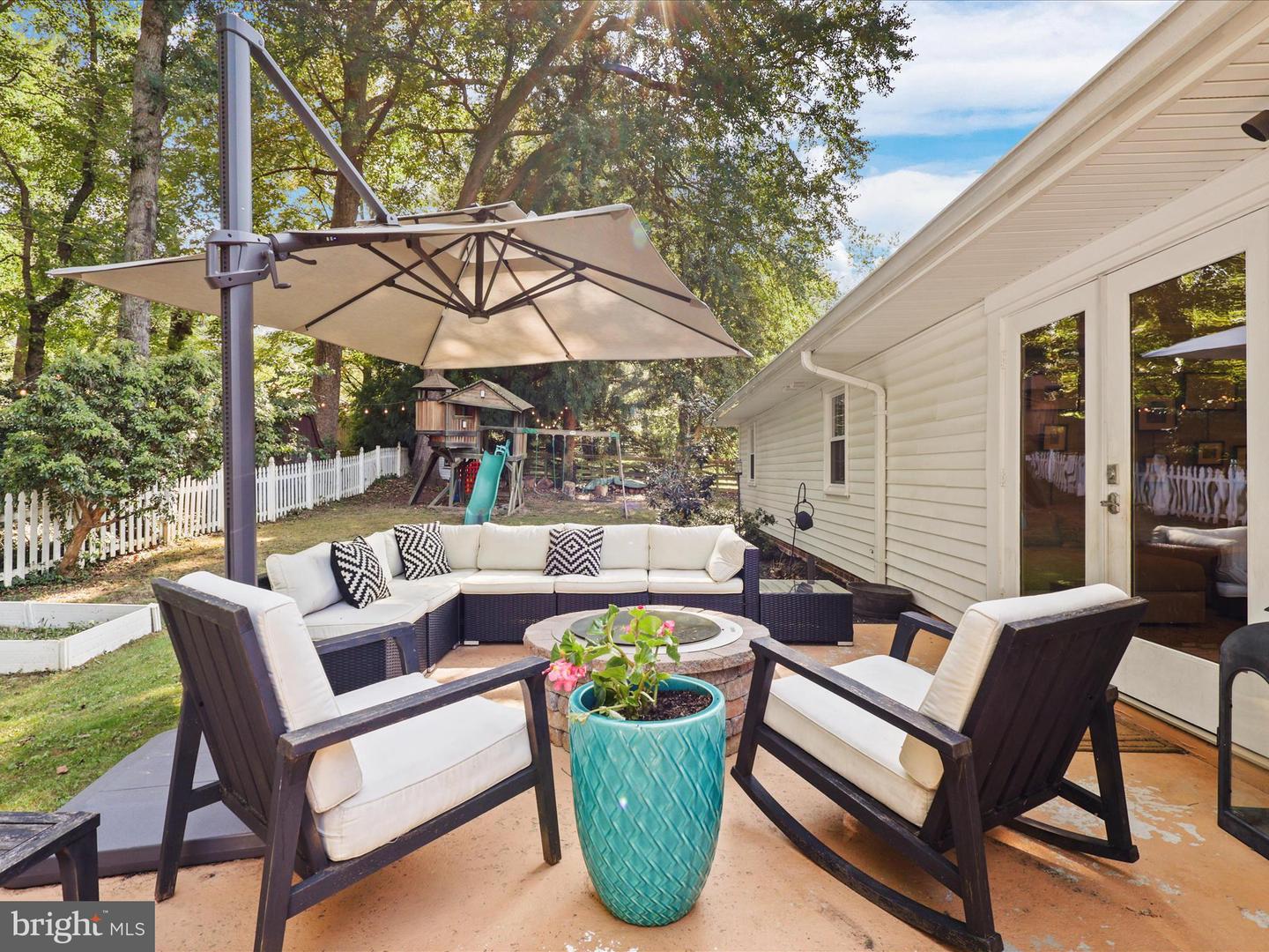 11607 HELMONT DR, OAKTON, Virginia 22124, 4 Bedrooms Bedrooms, ,2 BathroomsBathrooms,Residential,For sale,11607 HELMONT DR,VAFX2286834 MLS # VAFX2286834