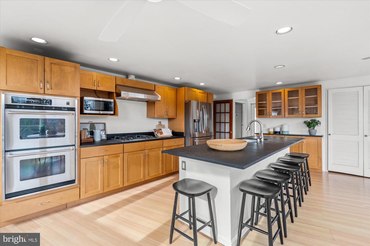 2917 ARGYLE DR, ALEXANDRIA, Virginia 22305, 4 Bedrooms Bedrooms, ,3 BathroomsBathrooms,Residential,For sale,2917 ARGYLE DR,VAAX2053382 MLS # VAAX2053382